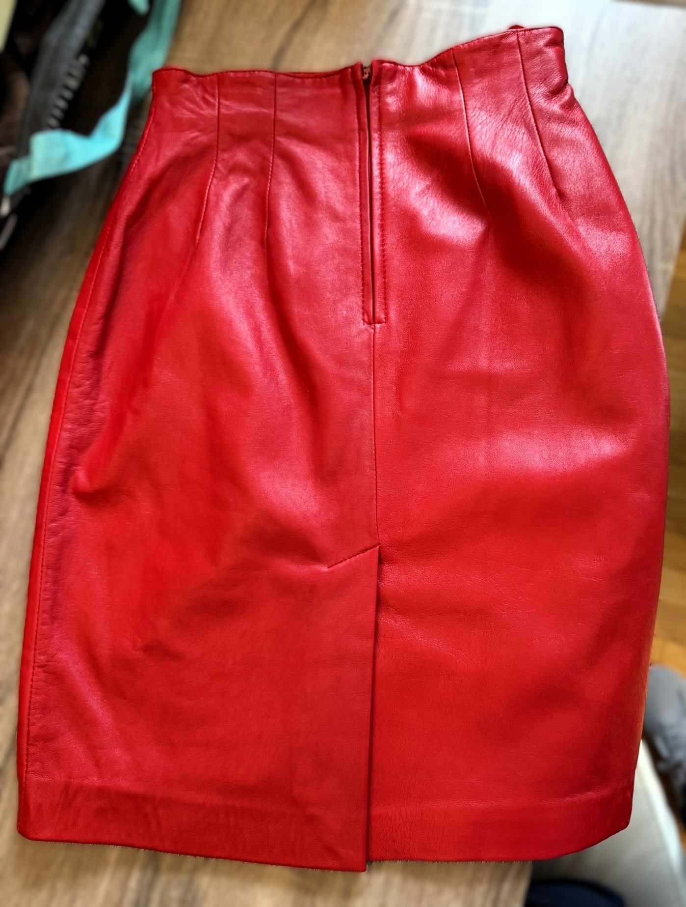 Vintage Red Leather Pencil Skirt / Jupe crayon vintage en cuir - photo 2