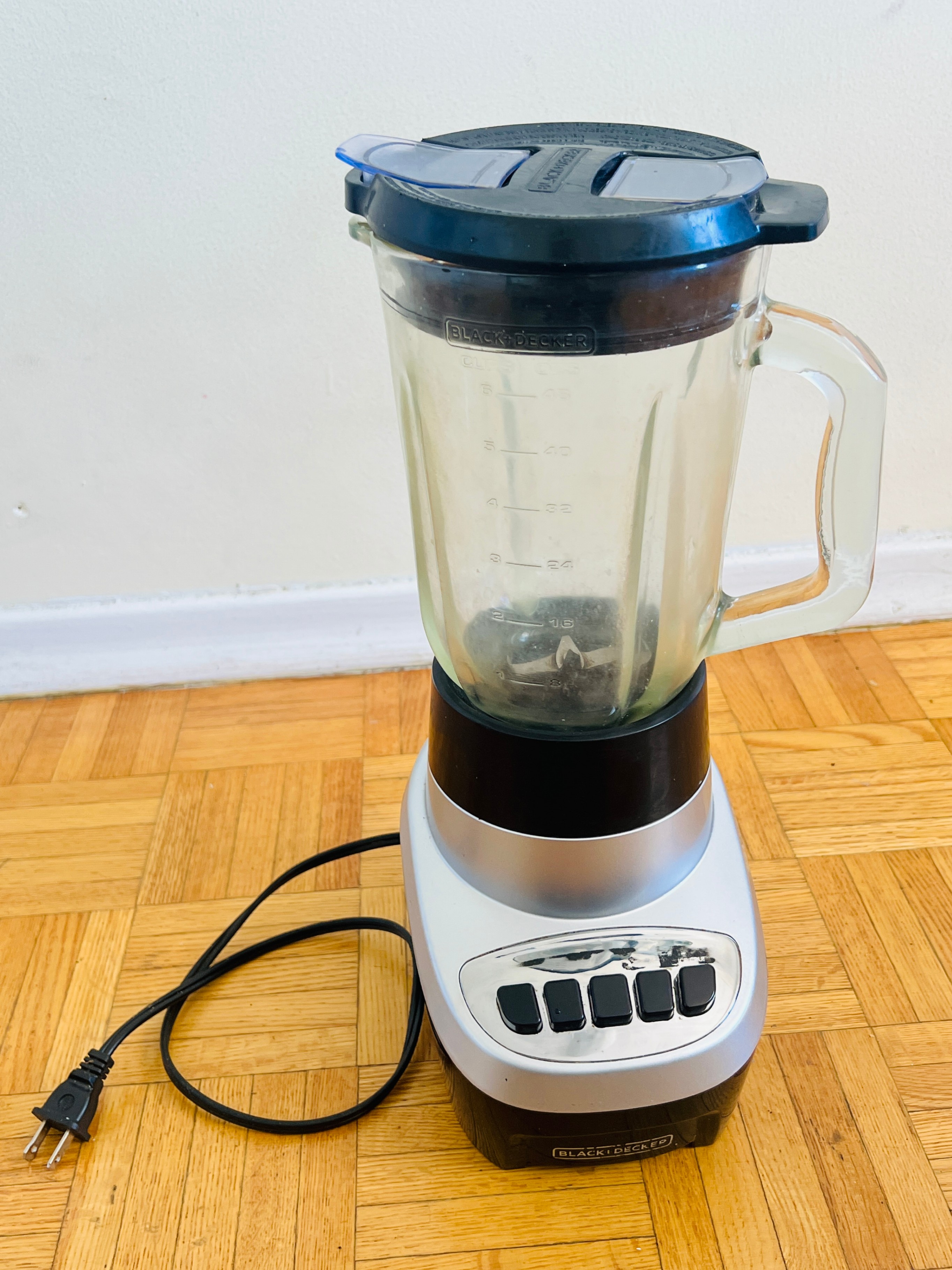 Black and Decker Grinder with 1.5 liter glass jar