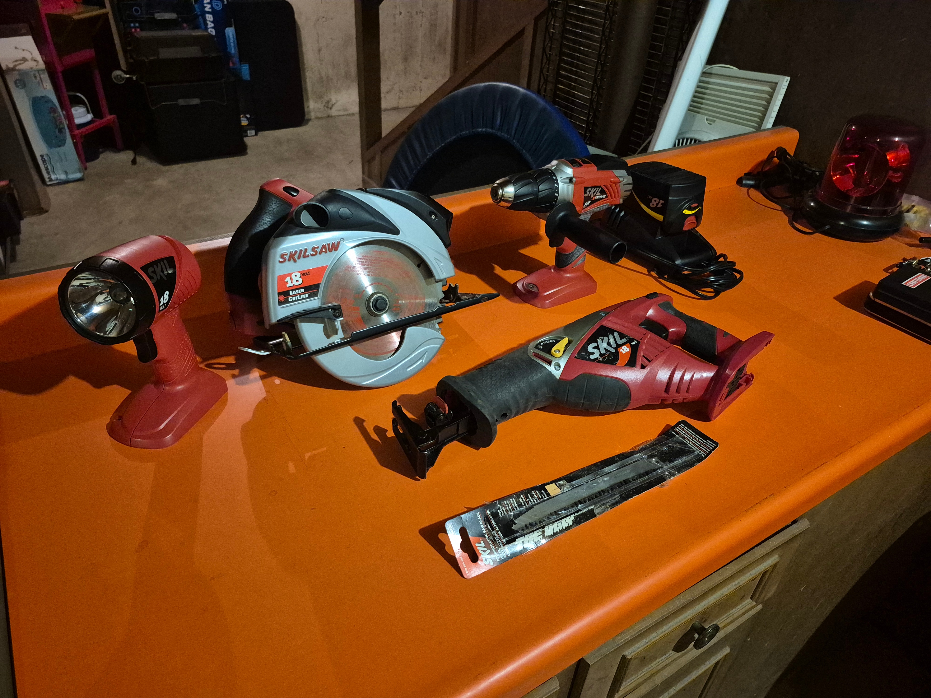 SKIL 18V Cordless Power Tool Set - photo 3