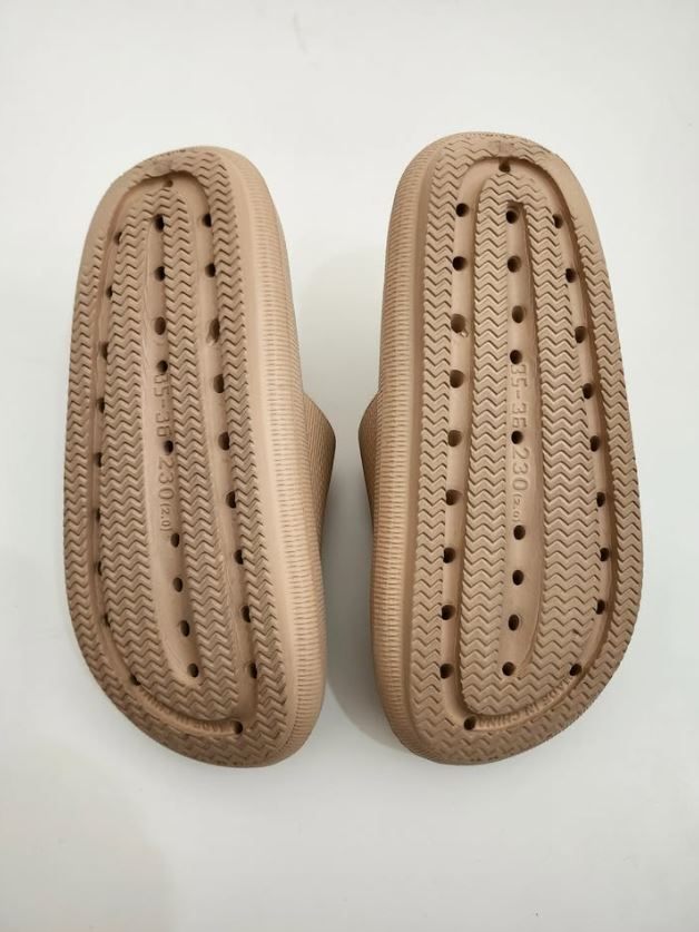 Shoes, BRONAX Slides, Size Women 4 to 6 / Men 3 to 5 - photo 2