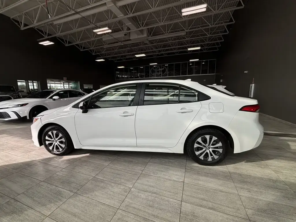 2025 Toyota Corolla Hybrid - photo 4