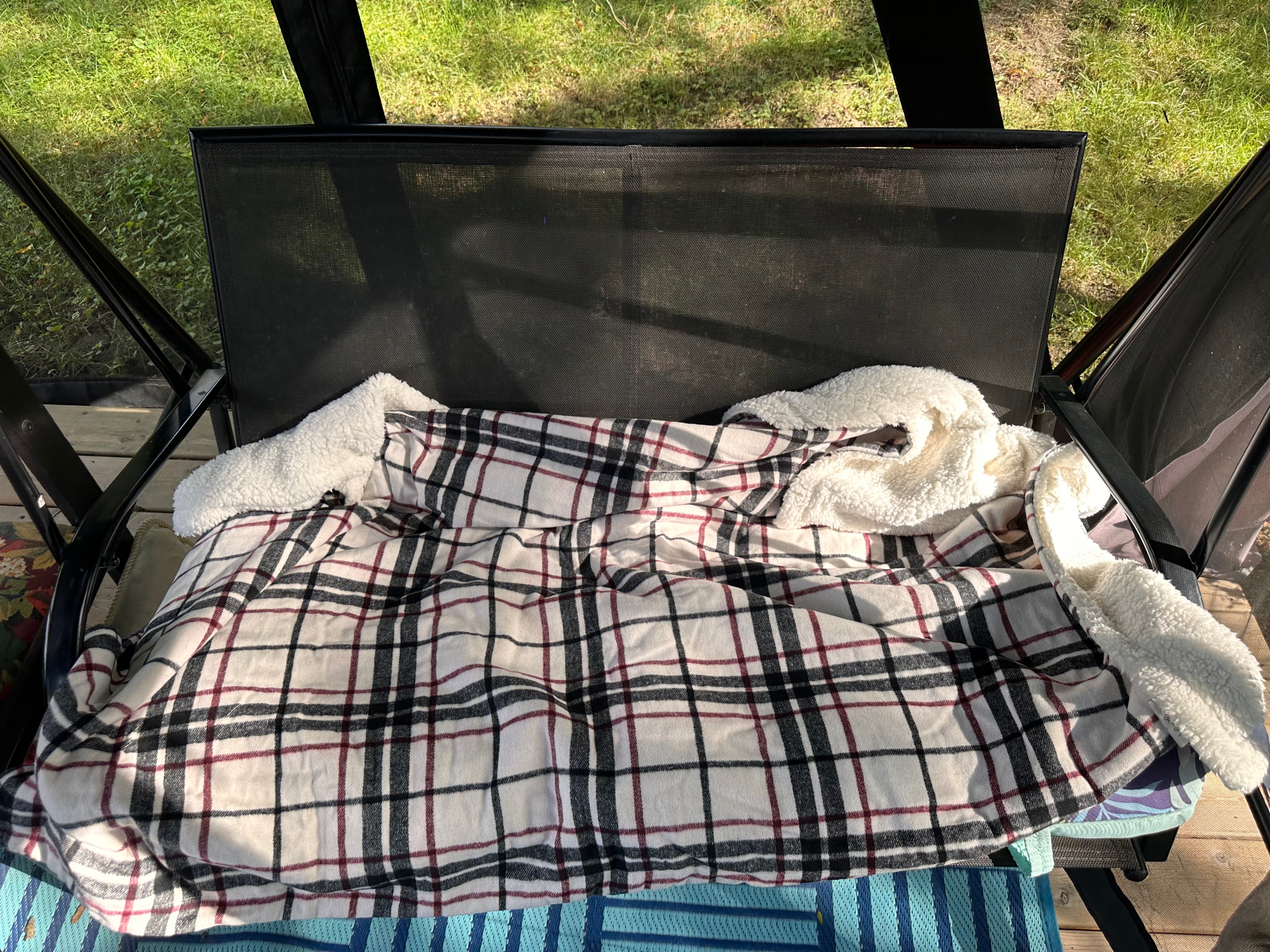 Fleece Throw Blanket • Brand New • Holiday Pattern - photo 3