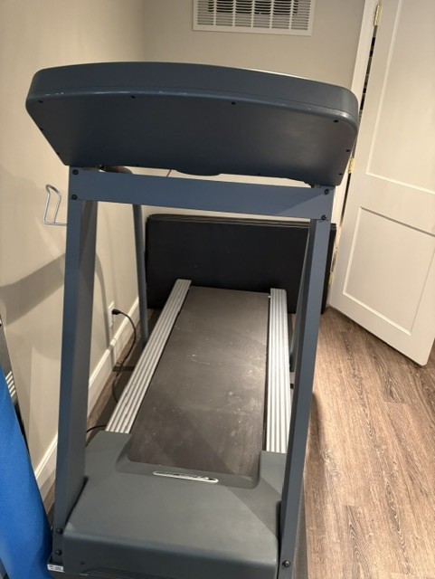 PaceMaster ProSelect VR Treadmill – used – JUST REDUCED by $100 - photo 4