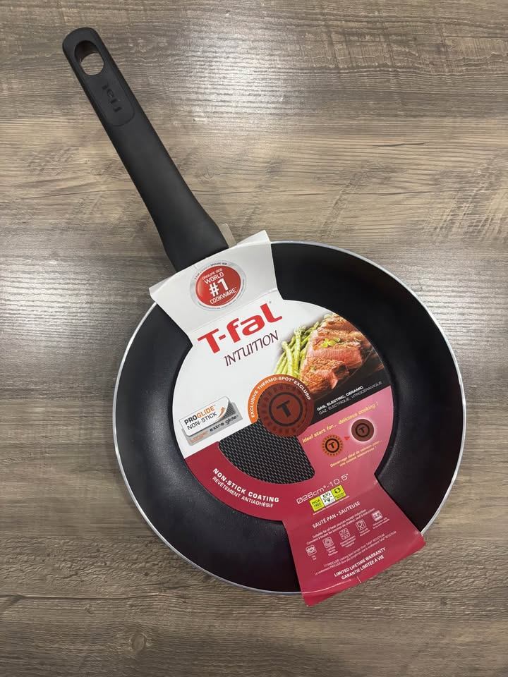BNWT T-FAL Intuition Saute Pan - 10.5”