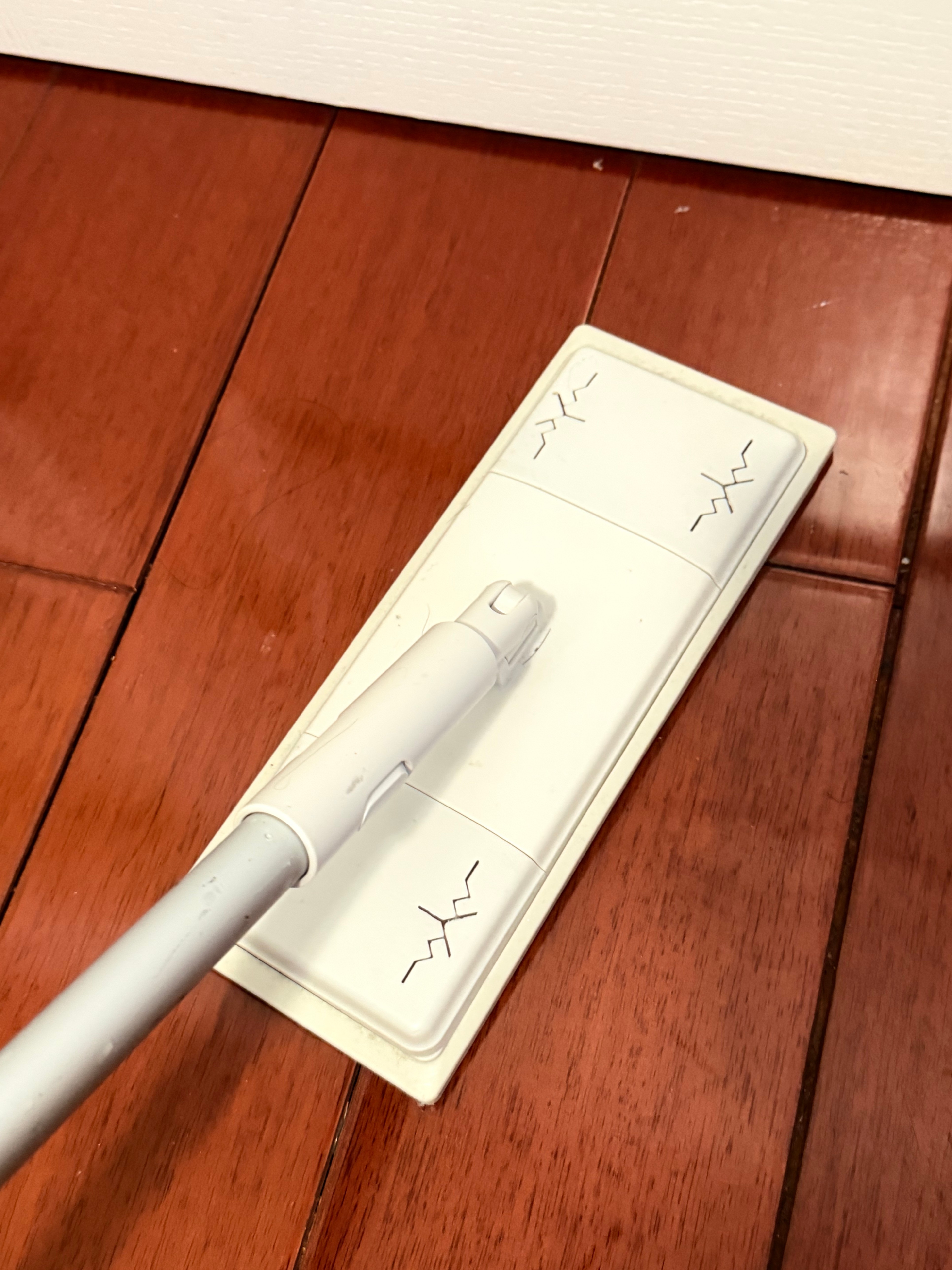 Flat Floor Mop with Long Handle – Disposable Wipe Compatible - photo 3