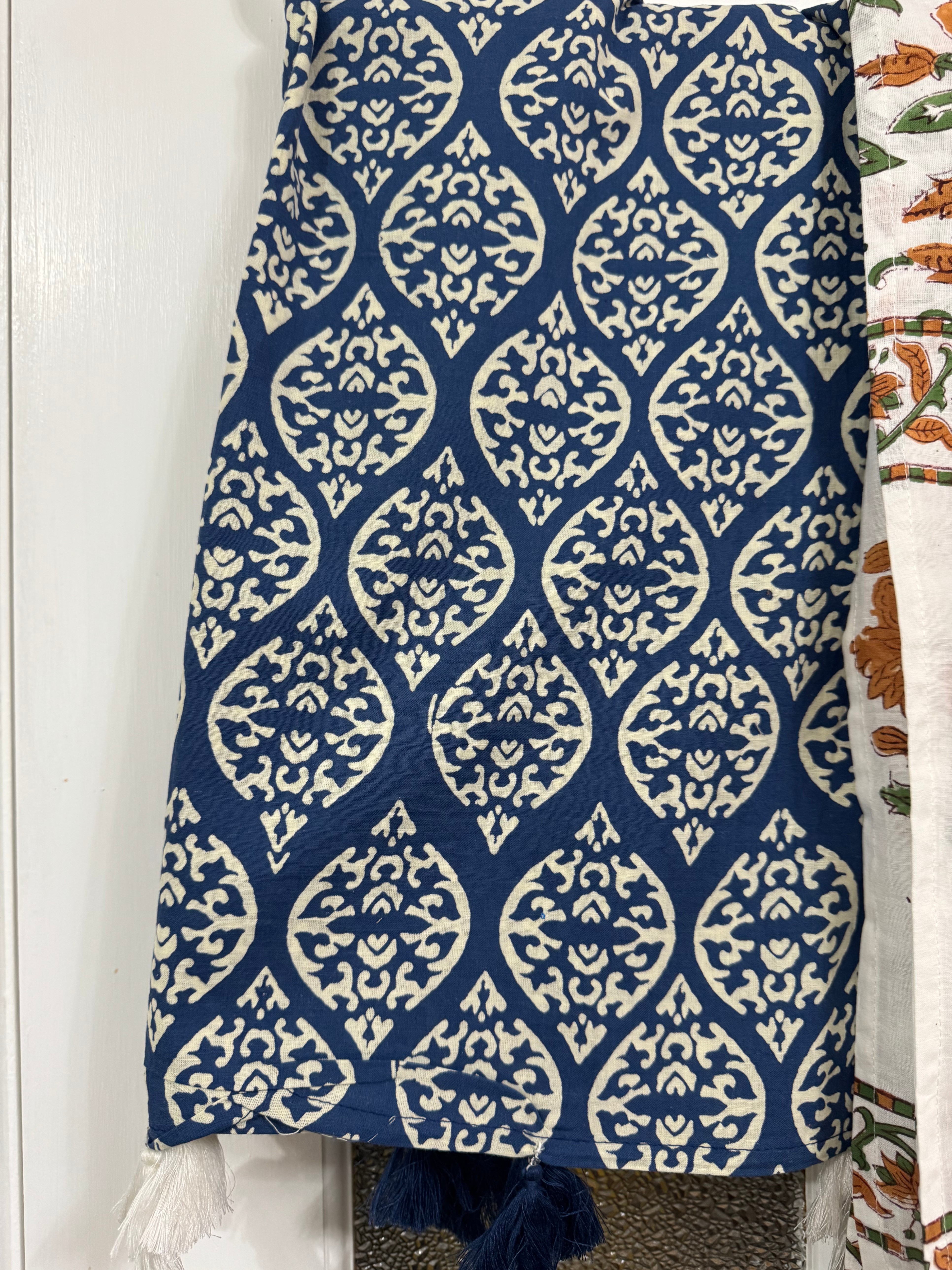 Brand New Lightweight Premium Cotton Scarves (70") • 3 Patterns - photo 3