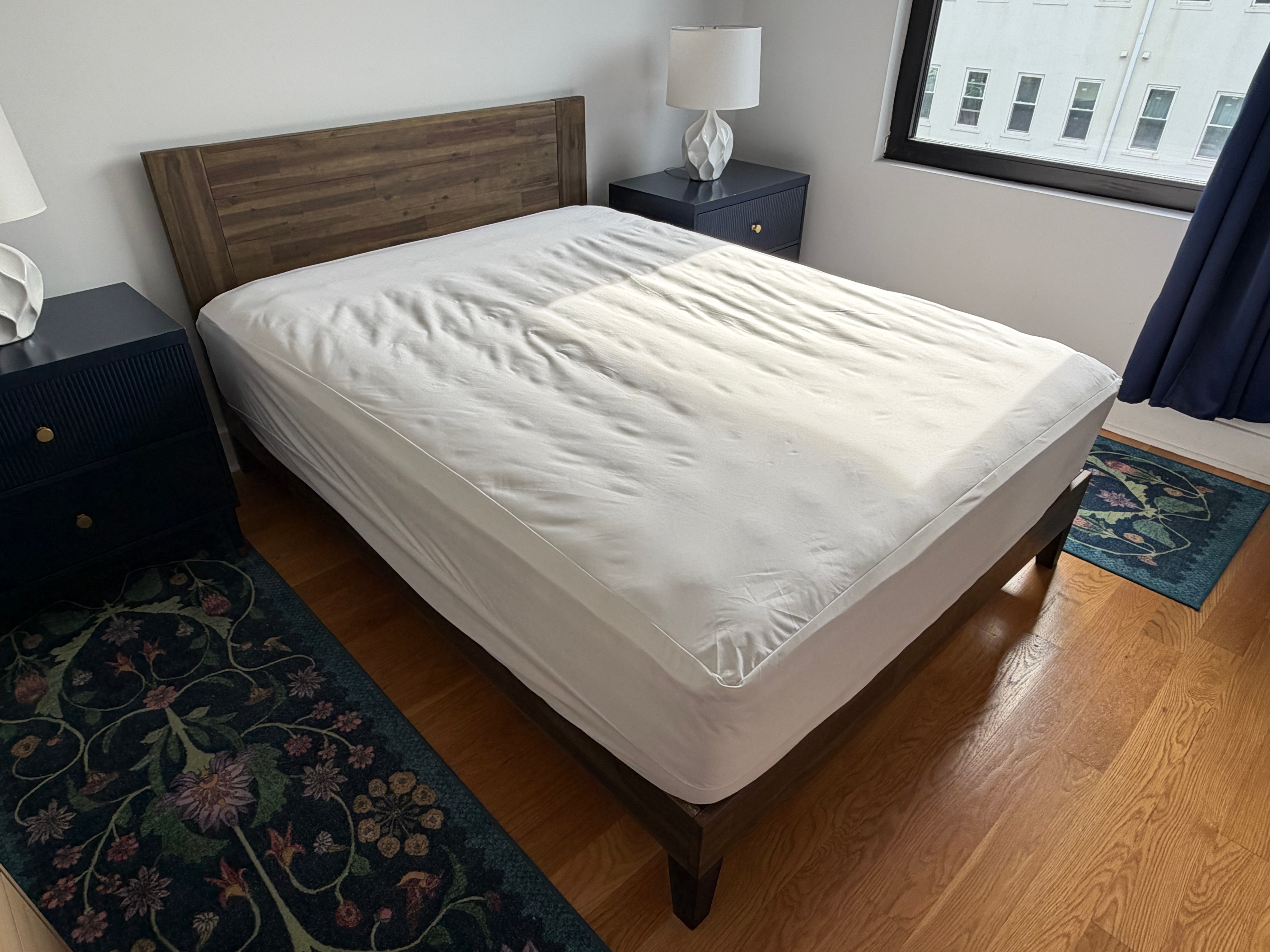 Queen Size Bed with Slat Style Frame and King Koil Mattress - photo 2