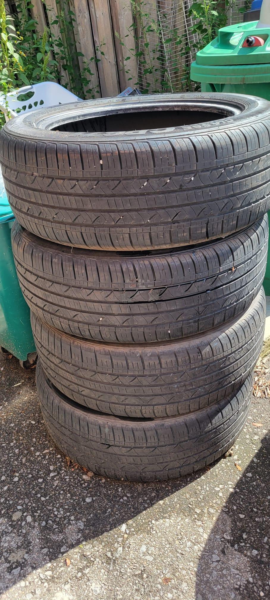 4 215/55R17 Nexen All Season Tires like new