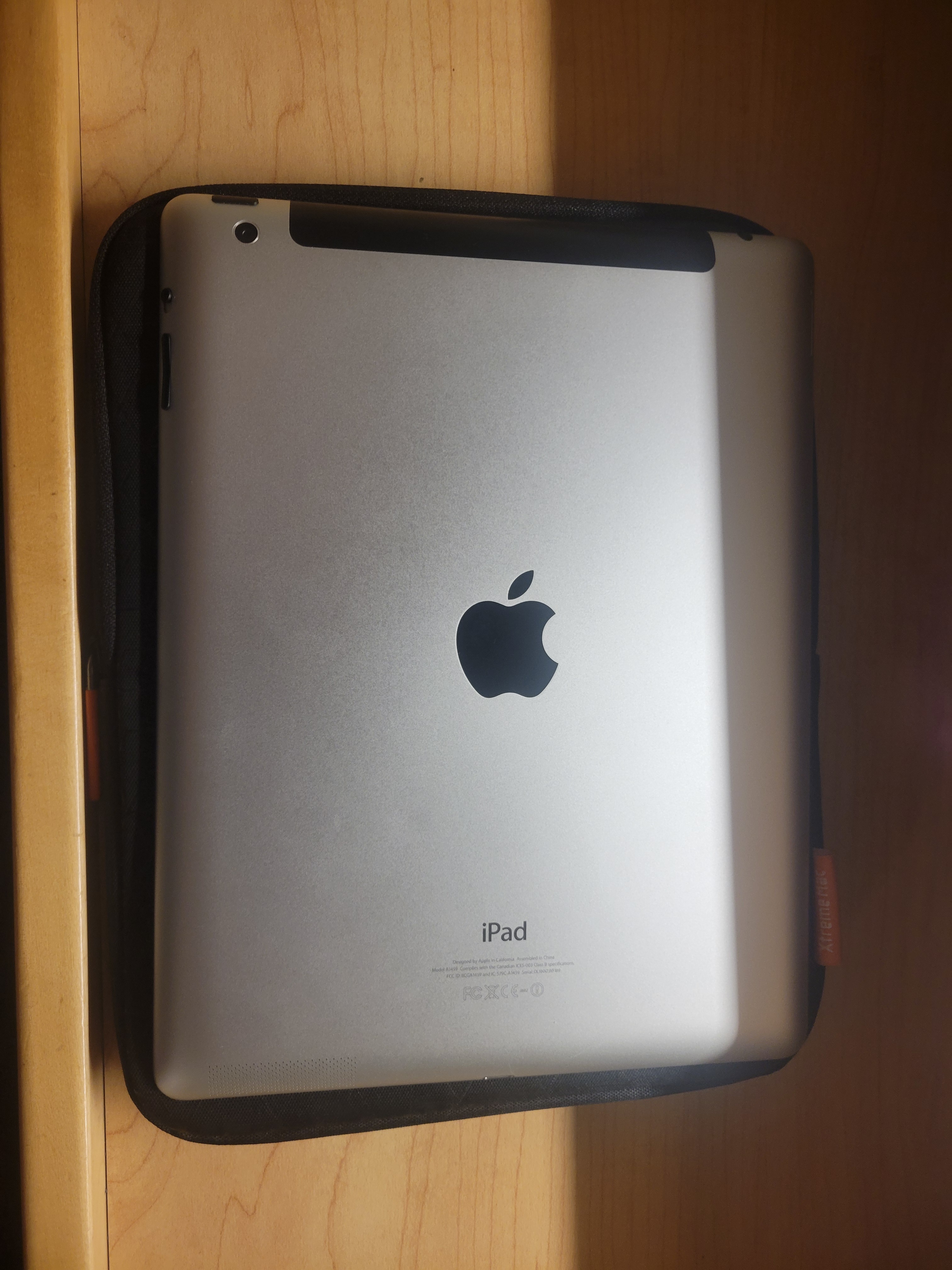Apple iPad 4 MD517LL/A 32GB
