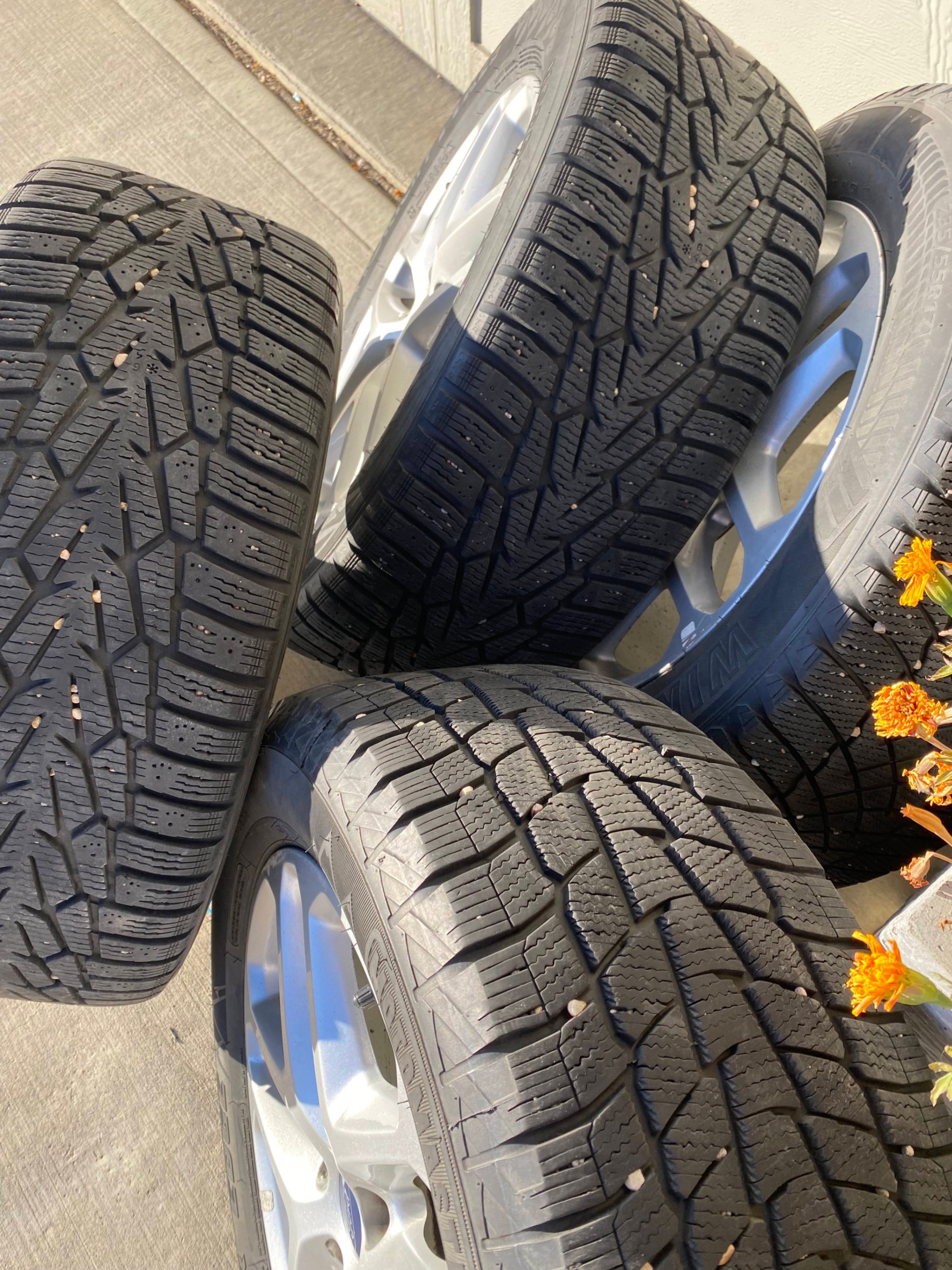 235 55 R17 – Winter Tires on Alloy Rims – 5x108 Bolt Patn – $650 - photo 5