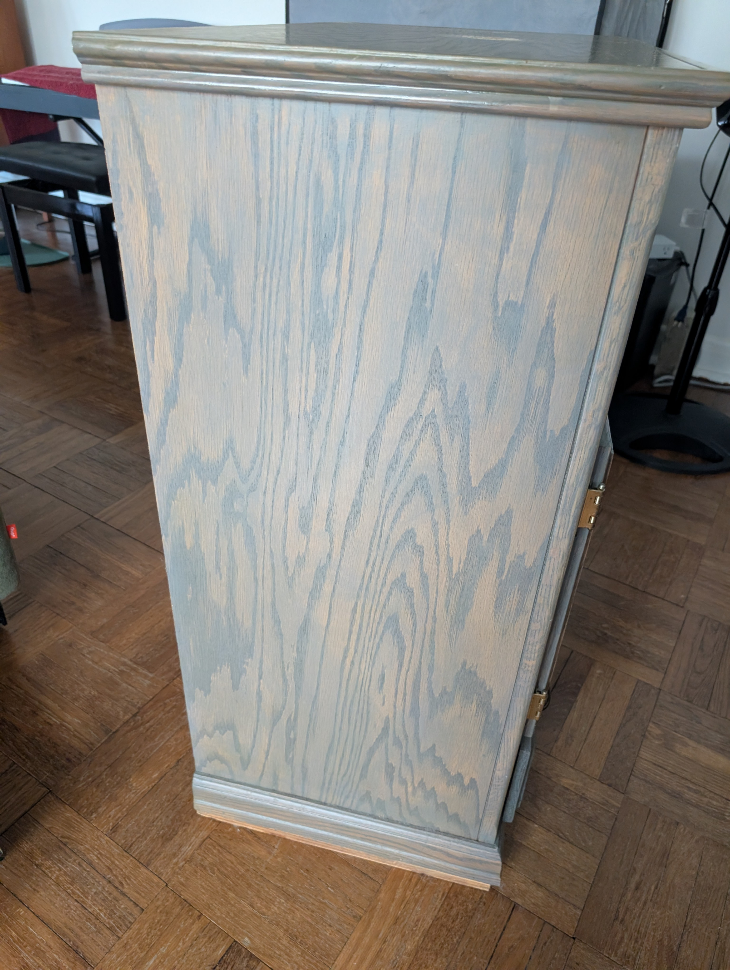 Vintage solid oak hutch - photo 4