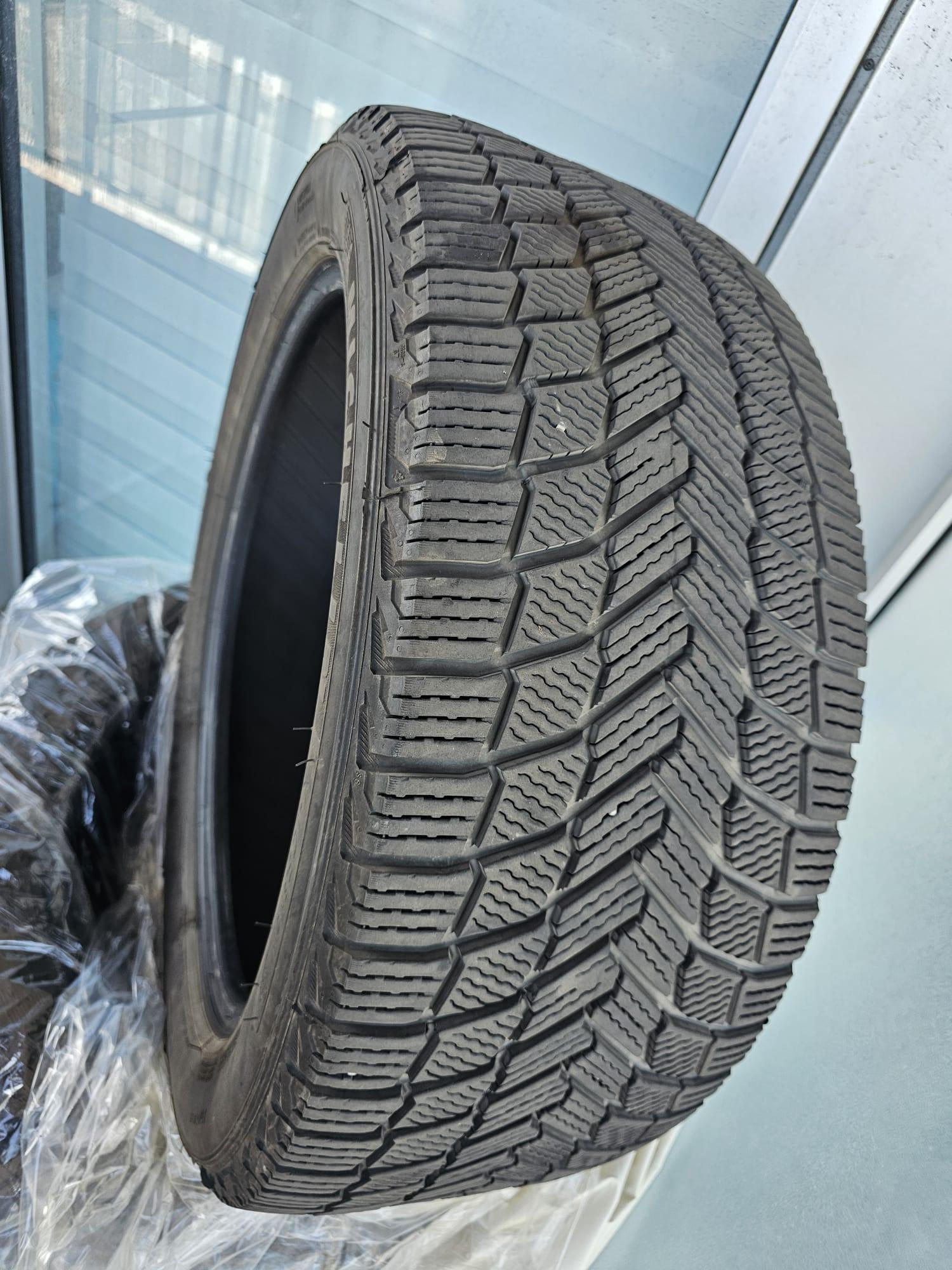Michelin X-Ice Snow 255/45R19