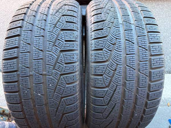 SET of 255/40/19 Pirelli Sottozero Winter 240 Series II Like New - photo 2