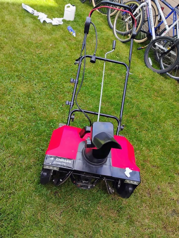 Benchmark 22" Electric Snowblower - photo 2