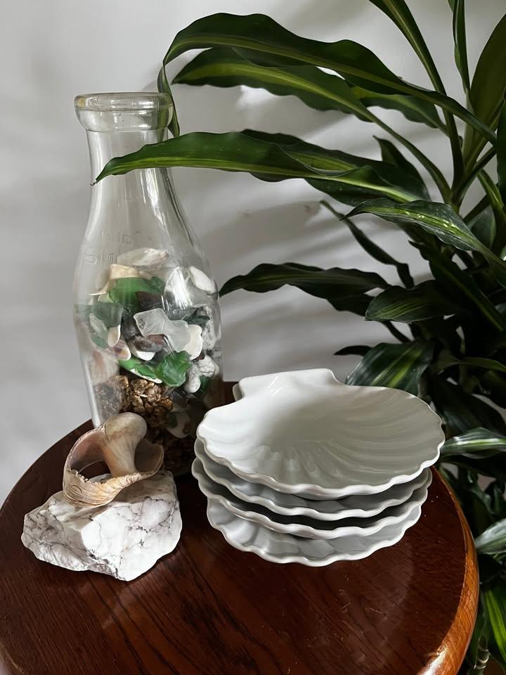 Seashell trinket dishes x4