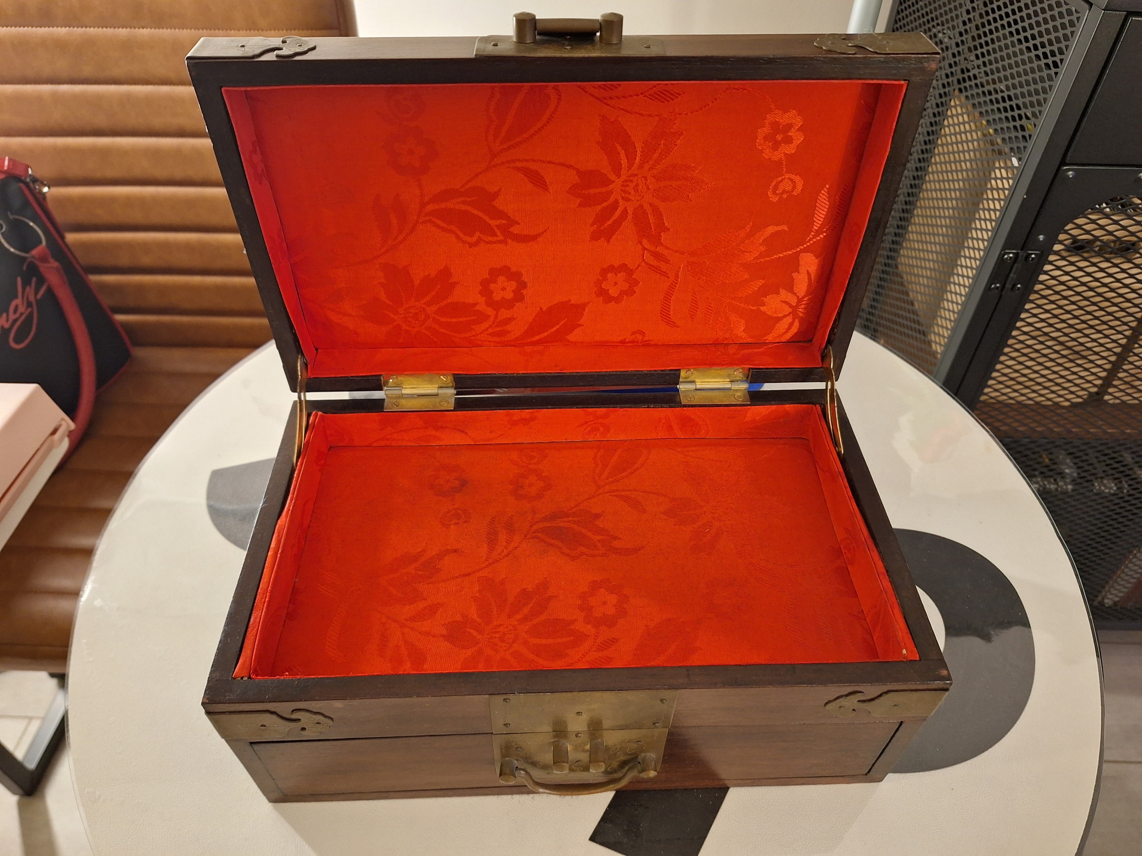 Vintage Chinese Rosewood Hongmu Jewelry Dresser Box - photo 2