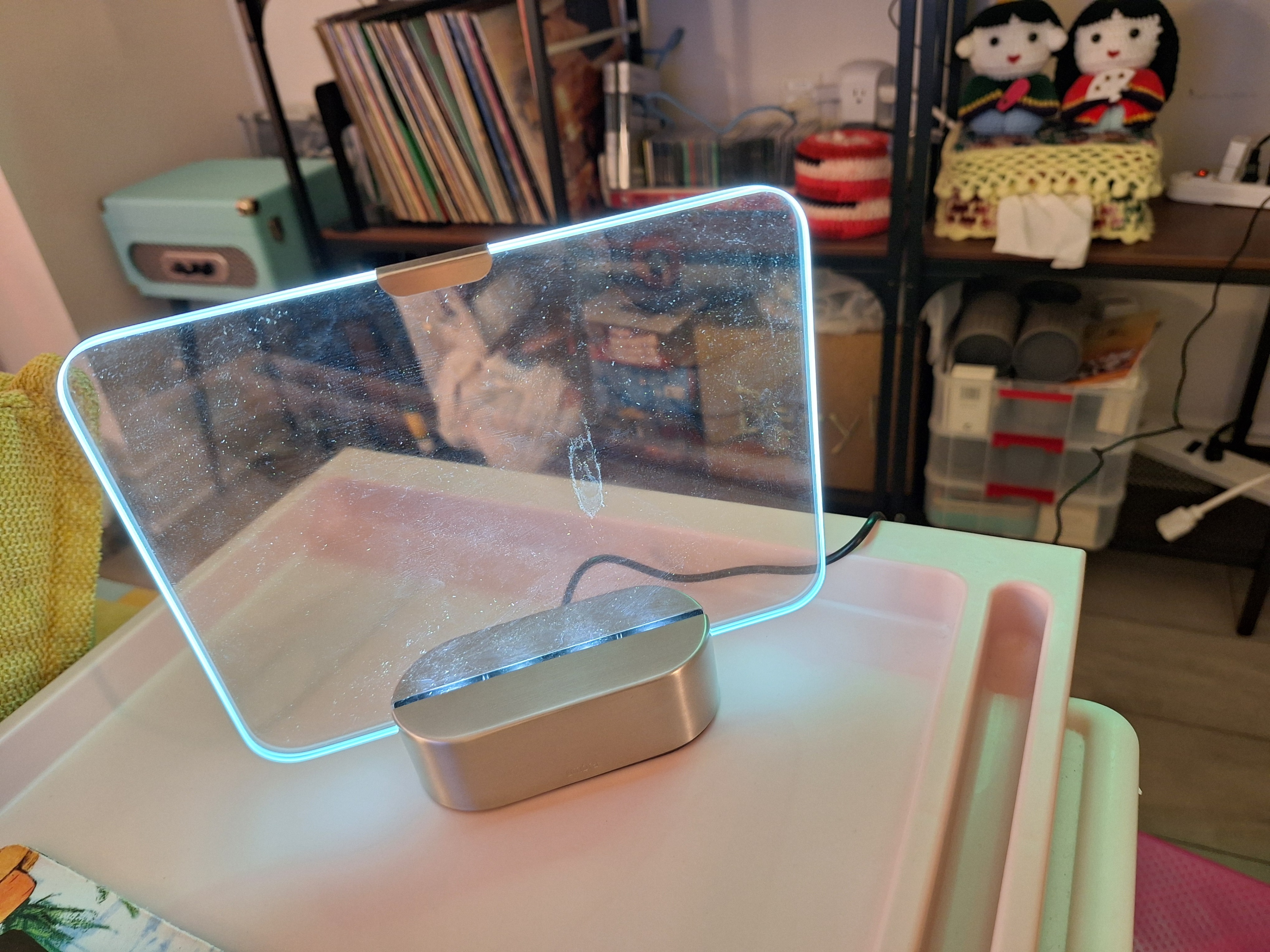 Umbra Matte Brass Glo Photo Display with USB - photo 2