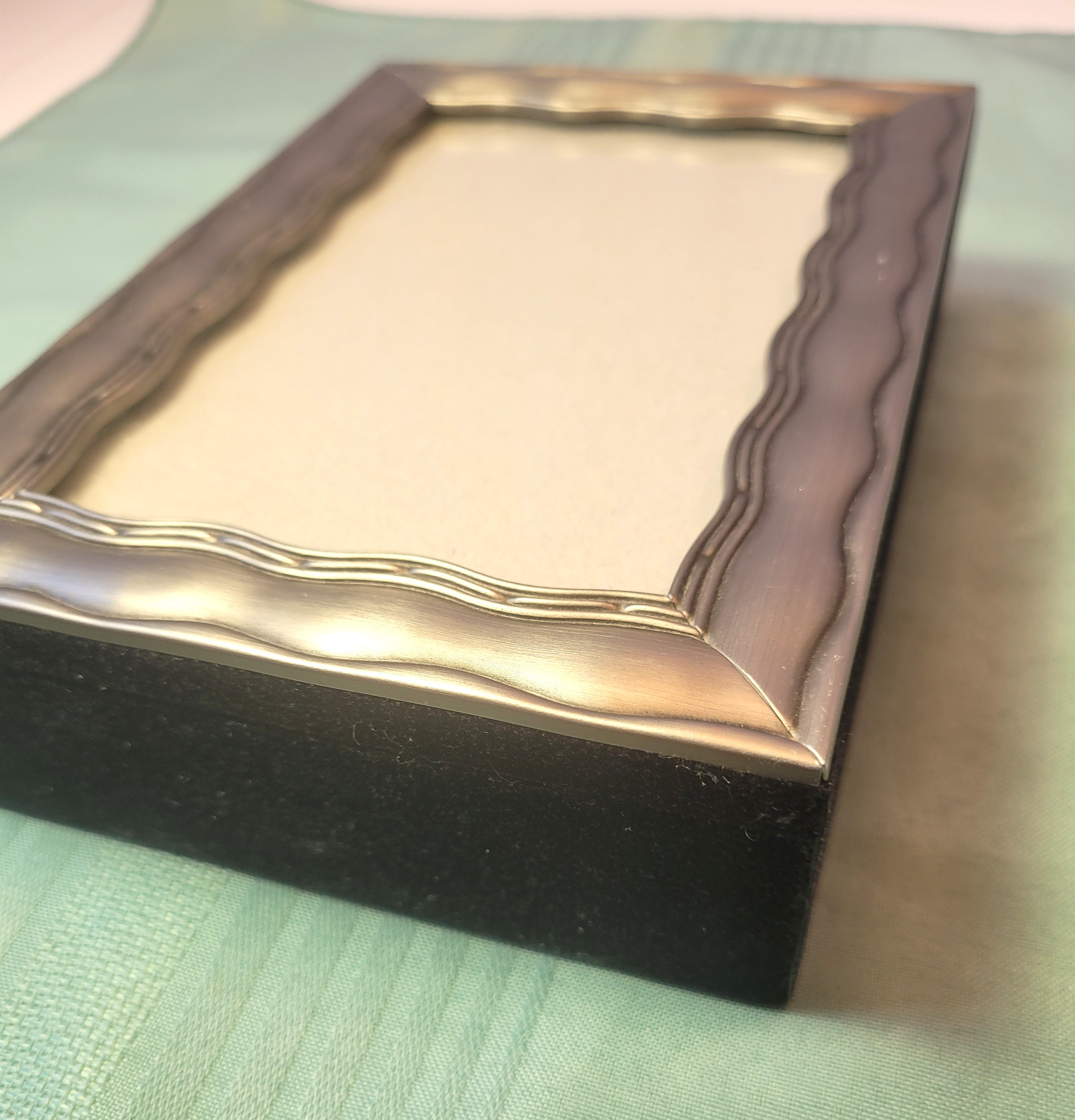 Japan 80s Sankyo Photo Frame Lid Musical Jewelry Box Black Velve - photo 4