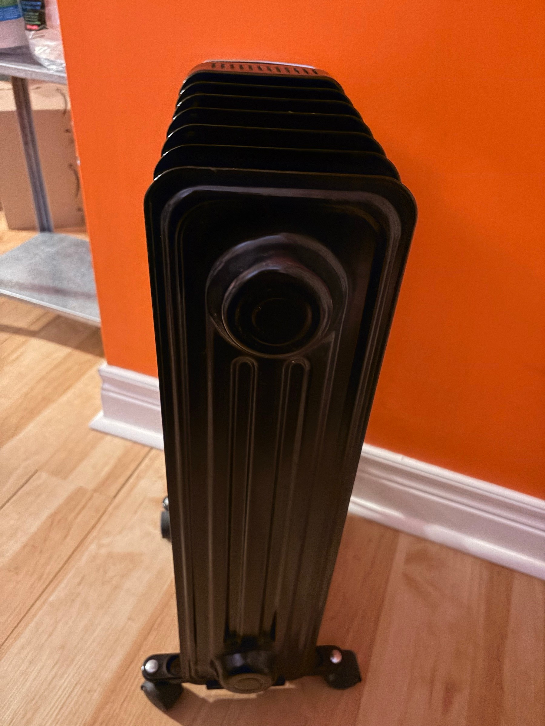 NOMA Digital Oil-Filled Radiator Heater w/ Remote - photo 4