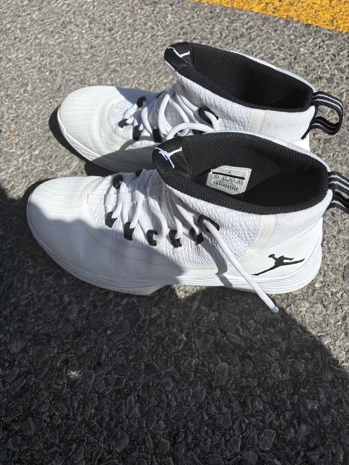 Jordan White High-Top Basketball Shoes - Men's US 10.5 - photo 4