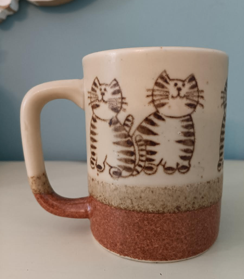 Vintage 1970s Otagiri Japan speckled art pottery Tabby Cat Mug