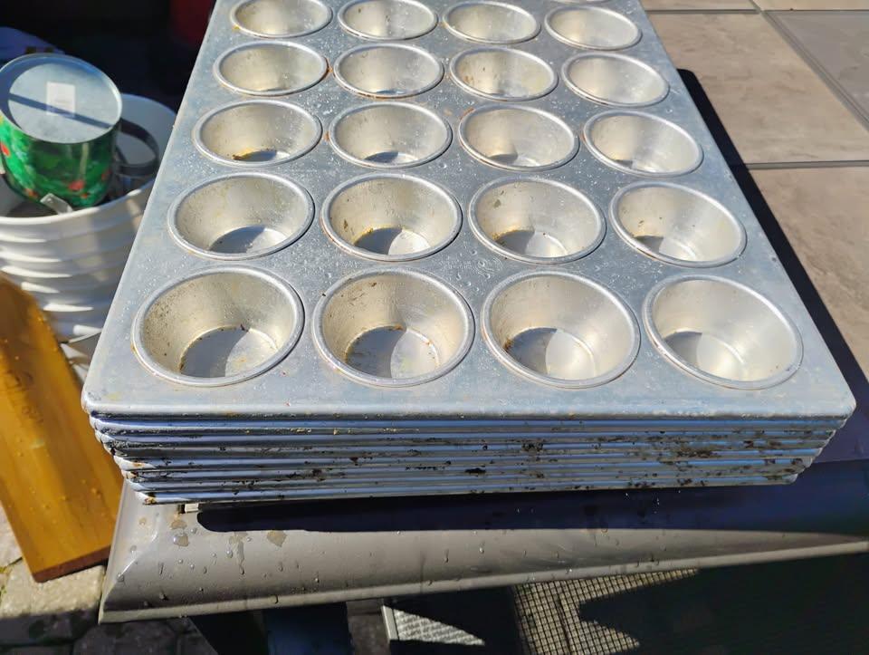 Set of 8 Commercial Grade 14 X 21 inch Aluminum 24 Muffin Trays - photo 4