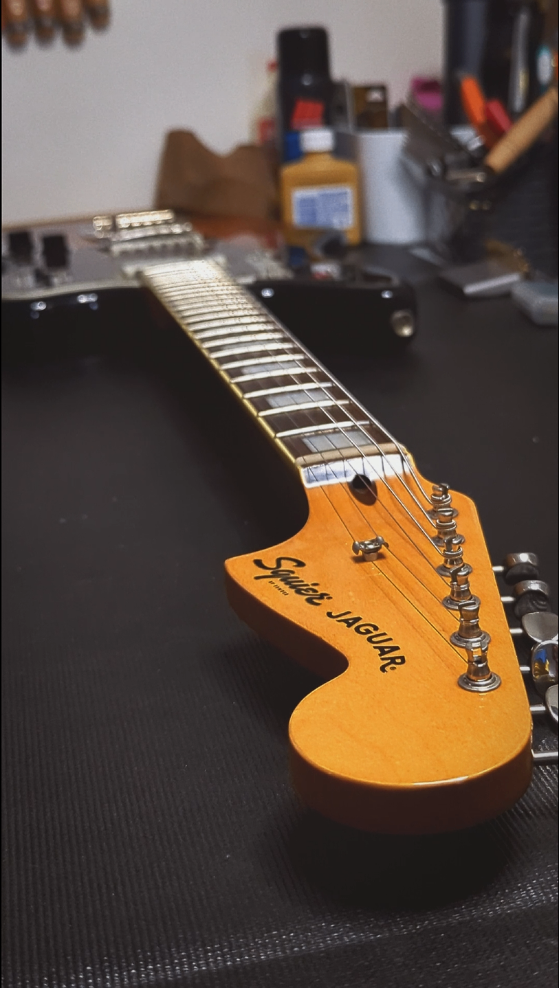 Squier Classic Vibe Jaguar - photo 2