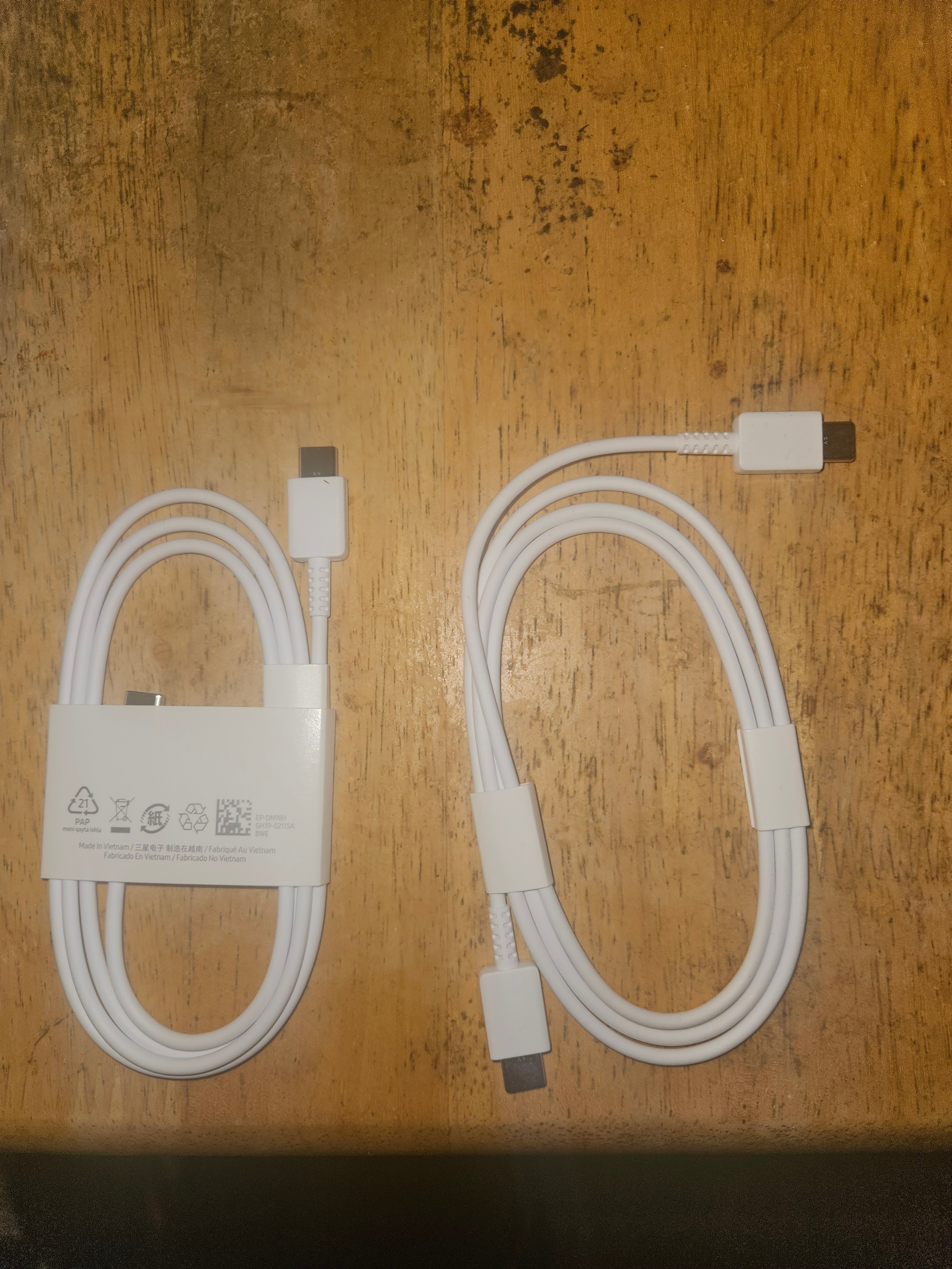 BRAND NEW SAMSUNG ORIGINAL 3 FEET LONG USB C TO USB C CABLE