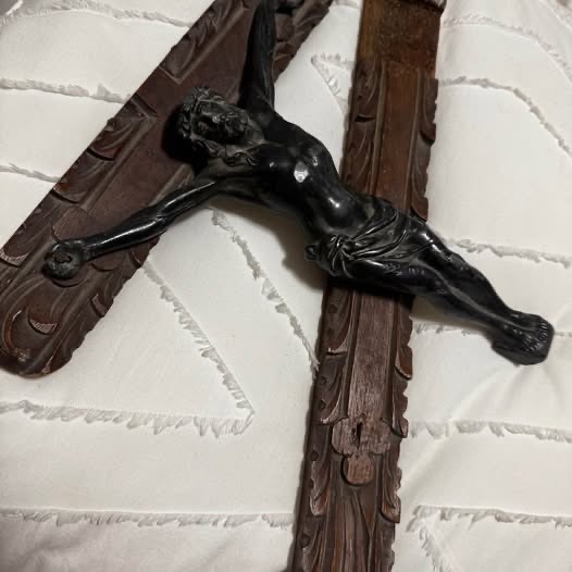 INRI 20" Crucifix - Needs repair (see ad) - photo 2