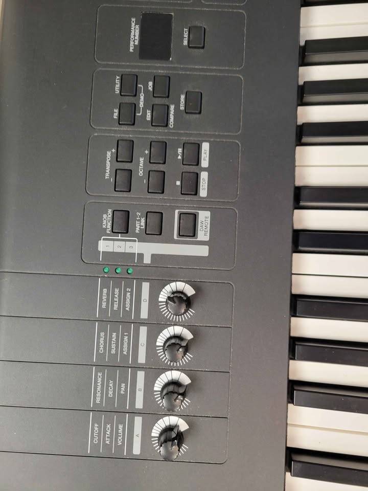 Yamaha MX88 88-Key Weighted Action Synthesizer + stand - photo 4