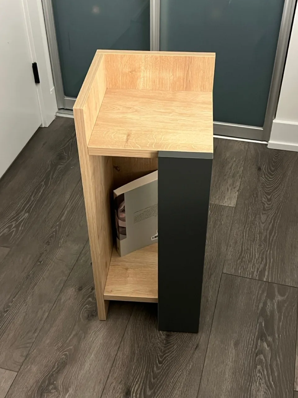 Space-saving nightstand