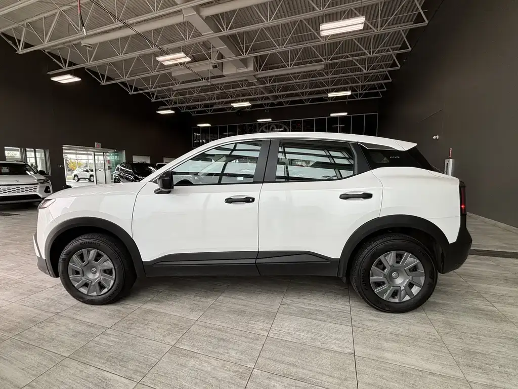2025 Nissan Kicks - photo 4
