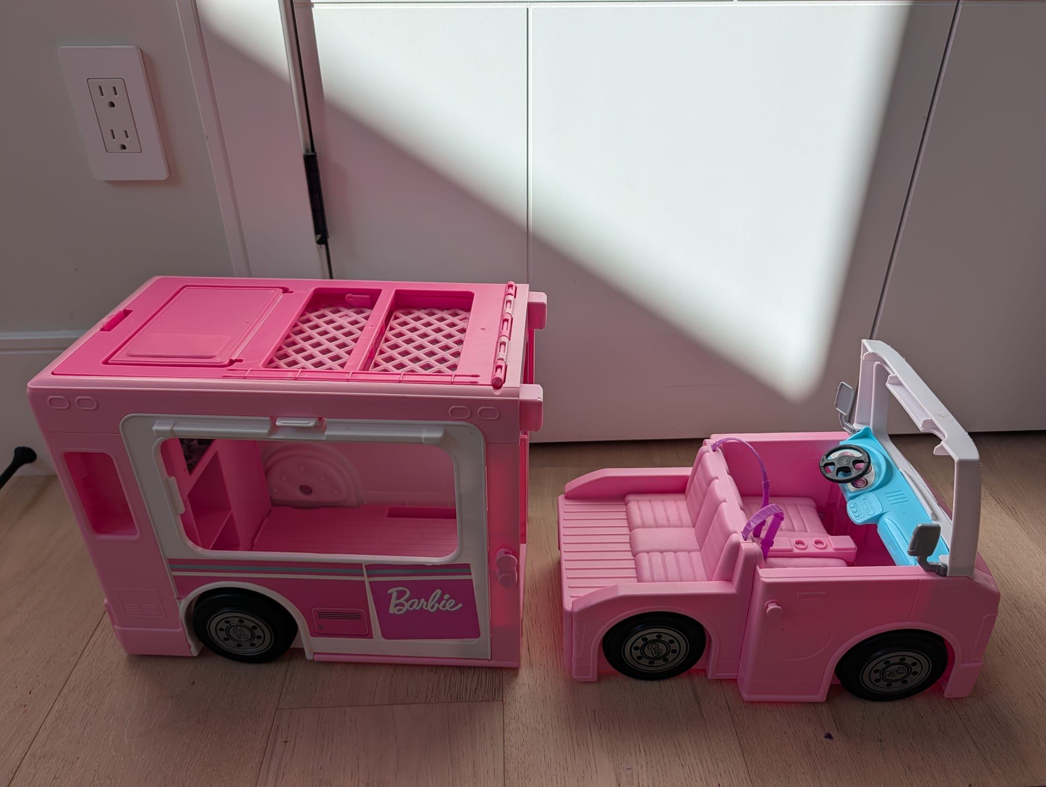 Barbie Pink Camper Play Set - photo 3