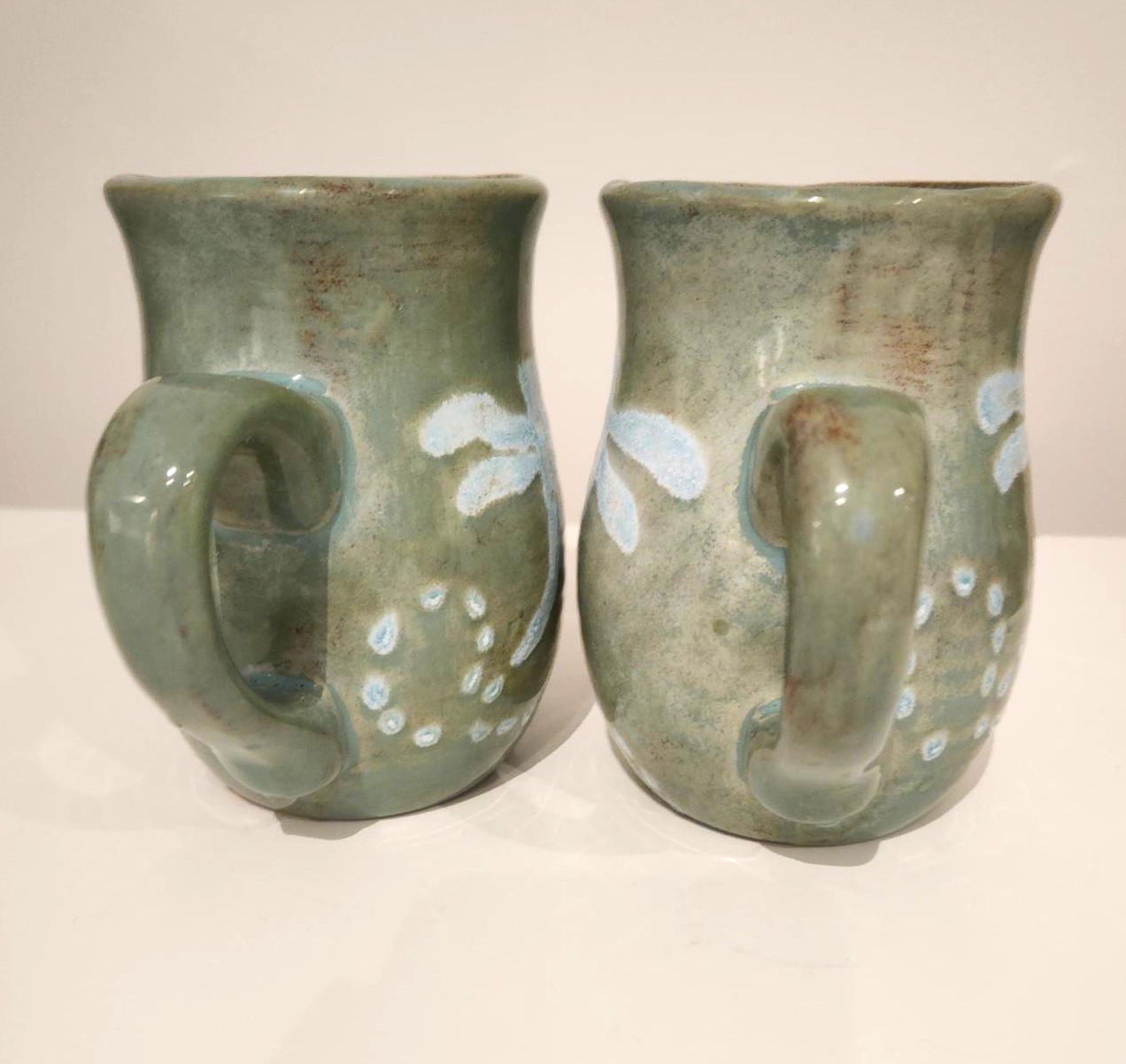 Pair of Canada-made Ceramic Mugs, Dragonfly Fly Design - photo 4