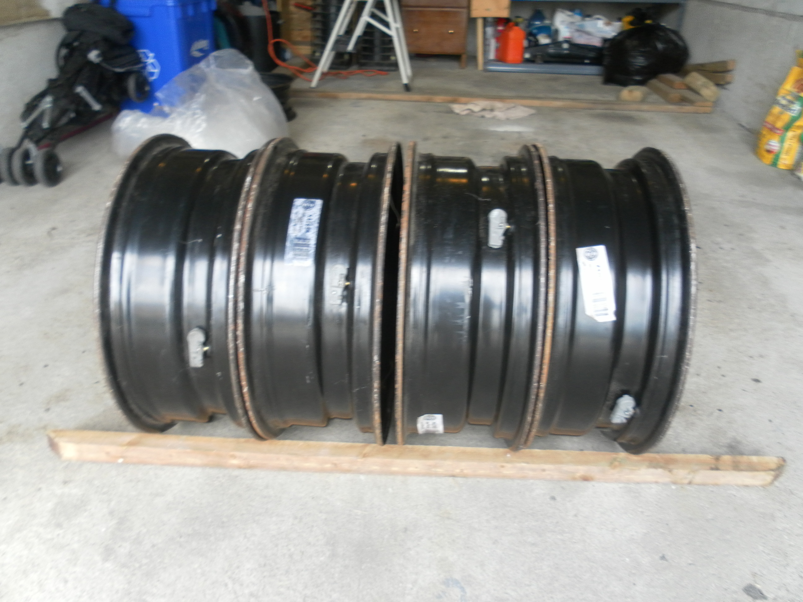 18 inches steel rims Dodge Chrysler - photo 3
