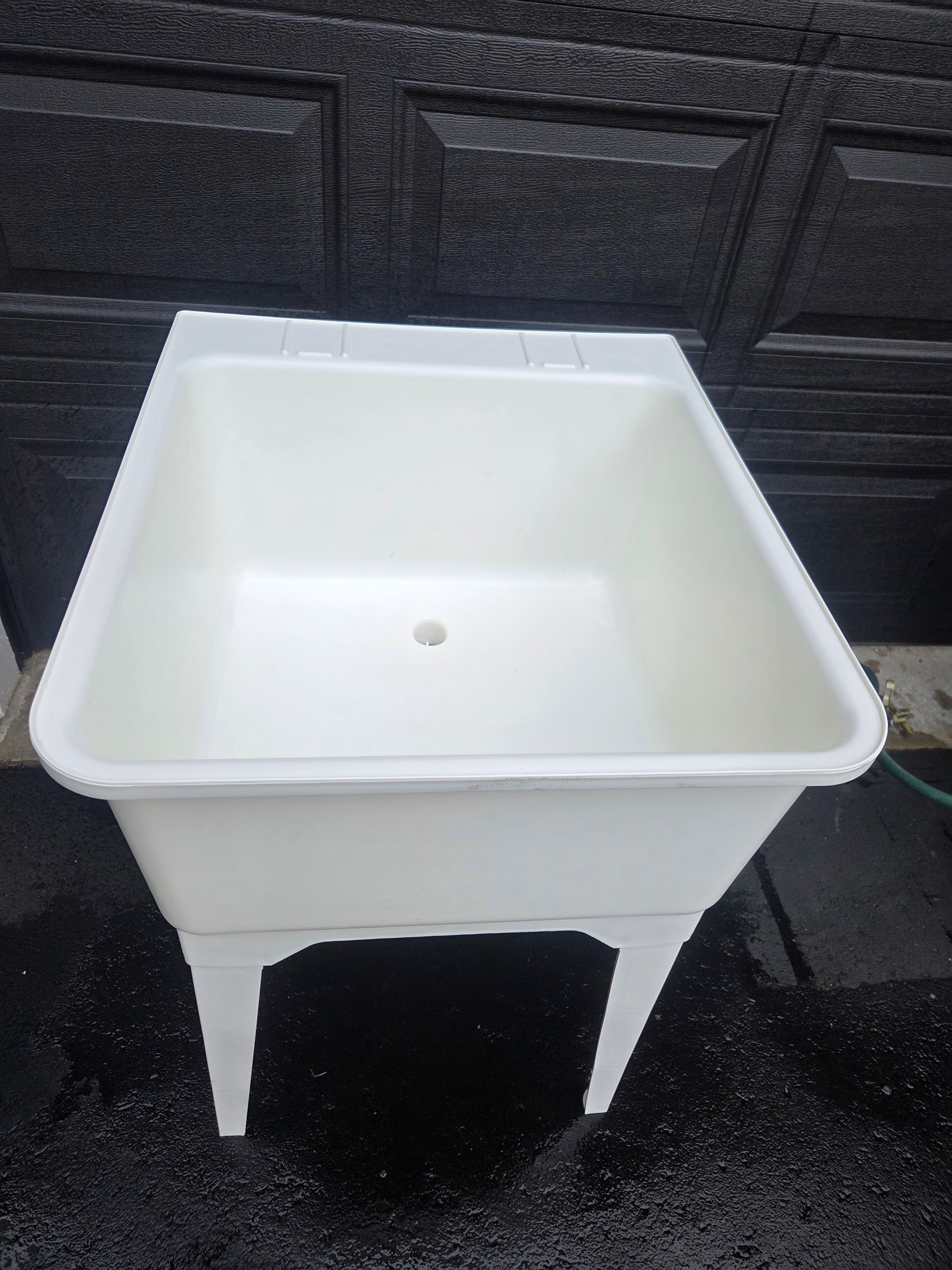 Utility Sink with Legs