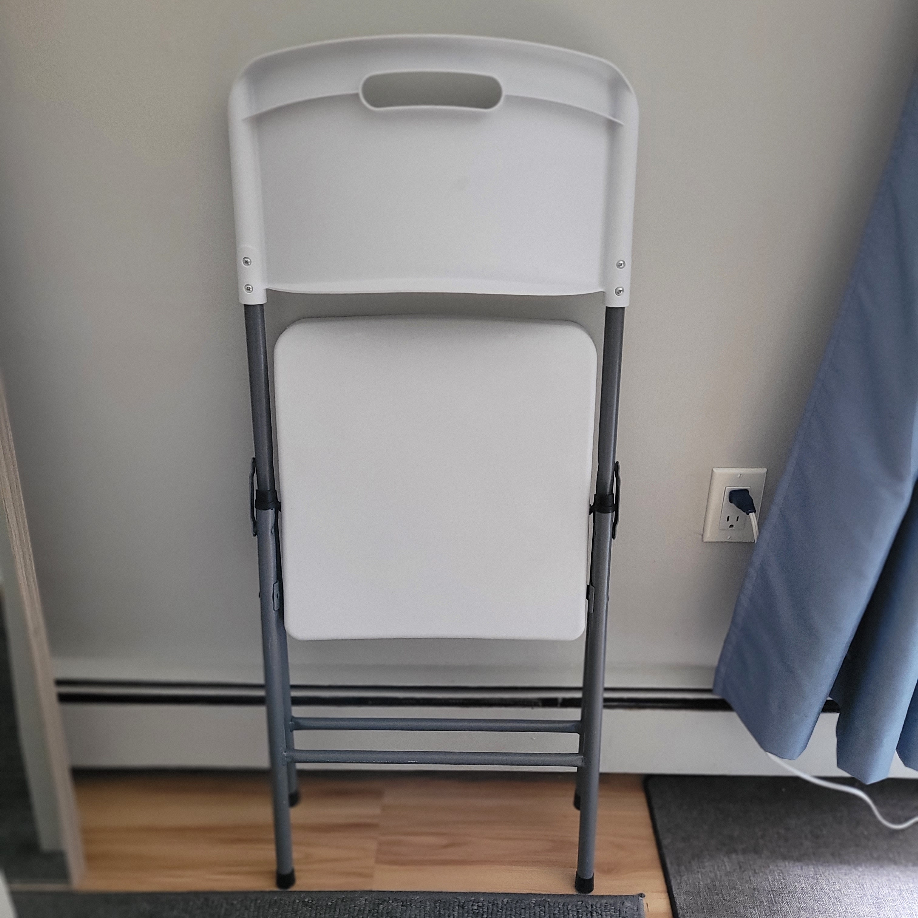 White Folding Chair (ONE)