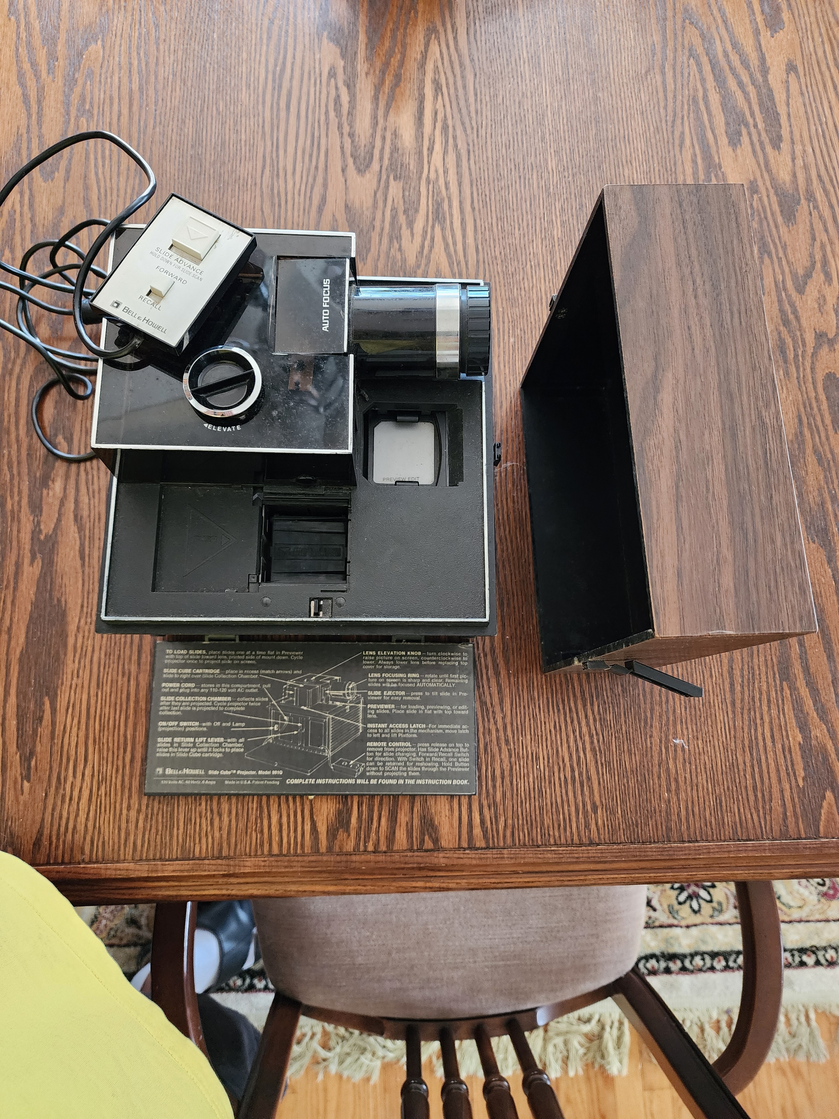 Bell & Howell Slide Cube projector, model 981Q