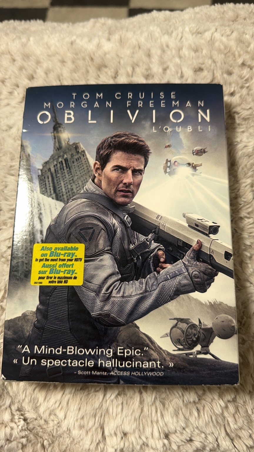 Oblivion DVD – BRAND NEW & FACTORY SEALED – Tom Cruise