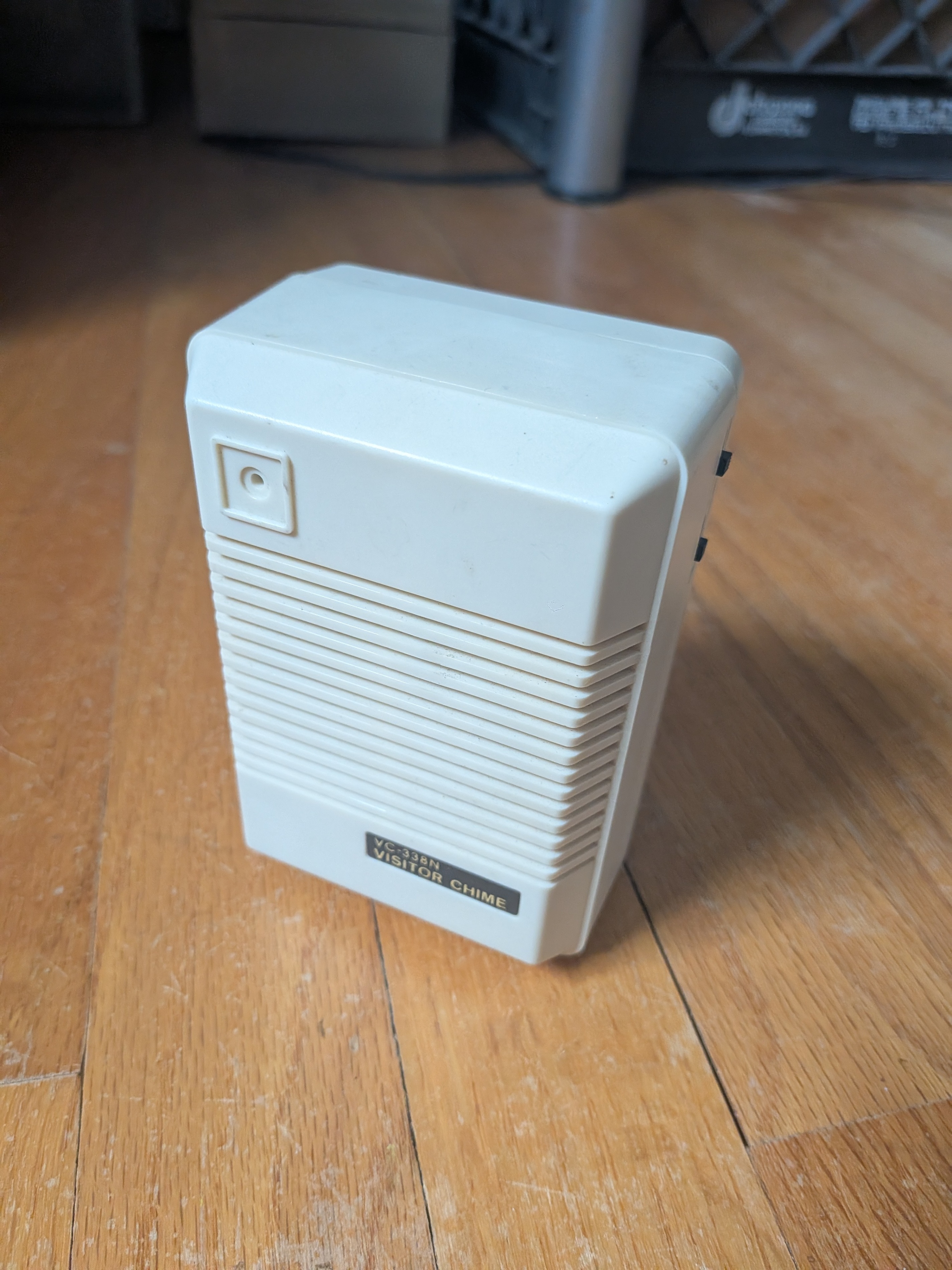 Motion Sensor Visitor Chime – old  style, works