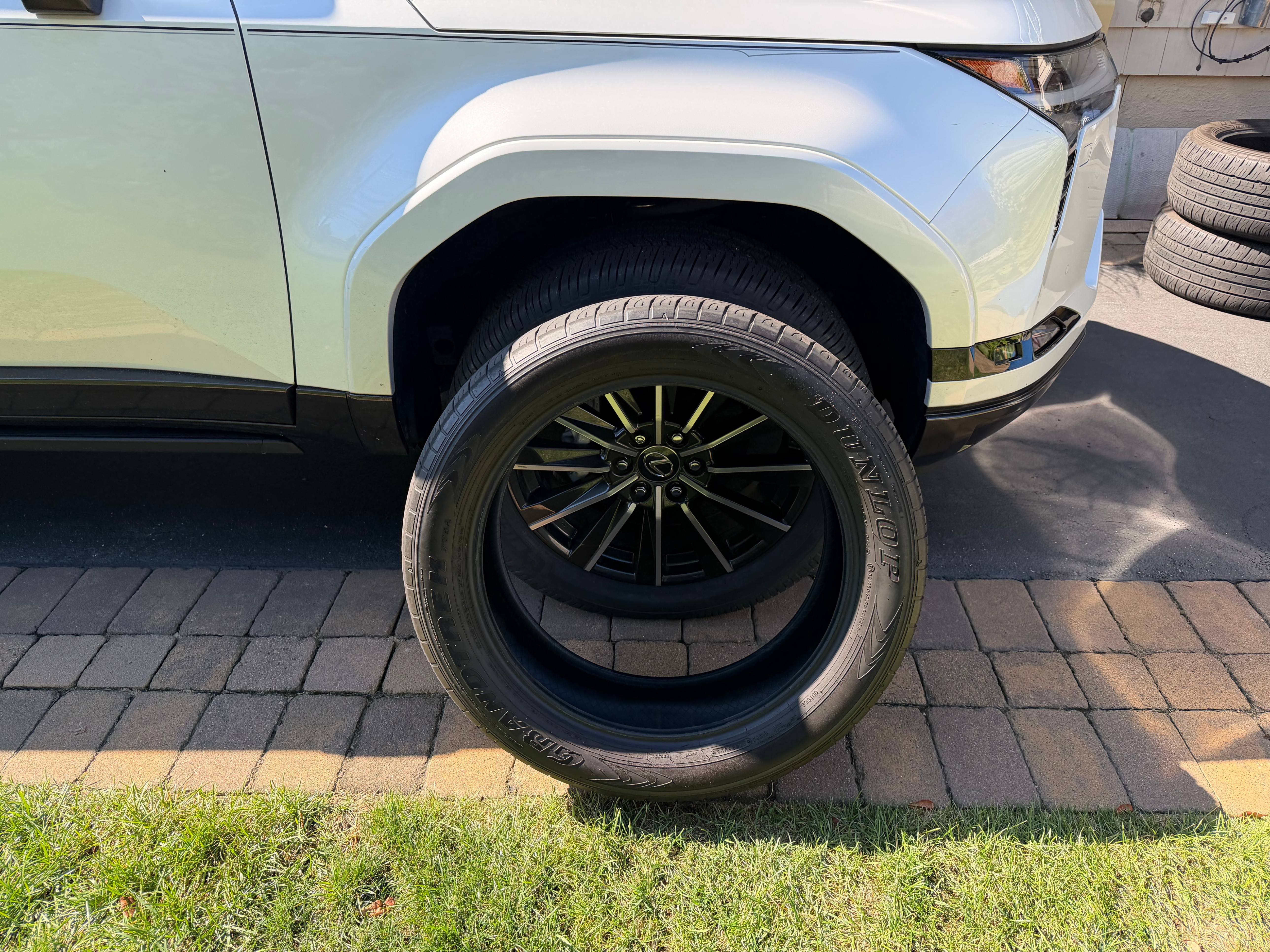 Set of 4 Dunlop Grandtrek 265/50R22 Tires