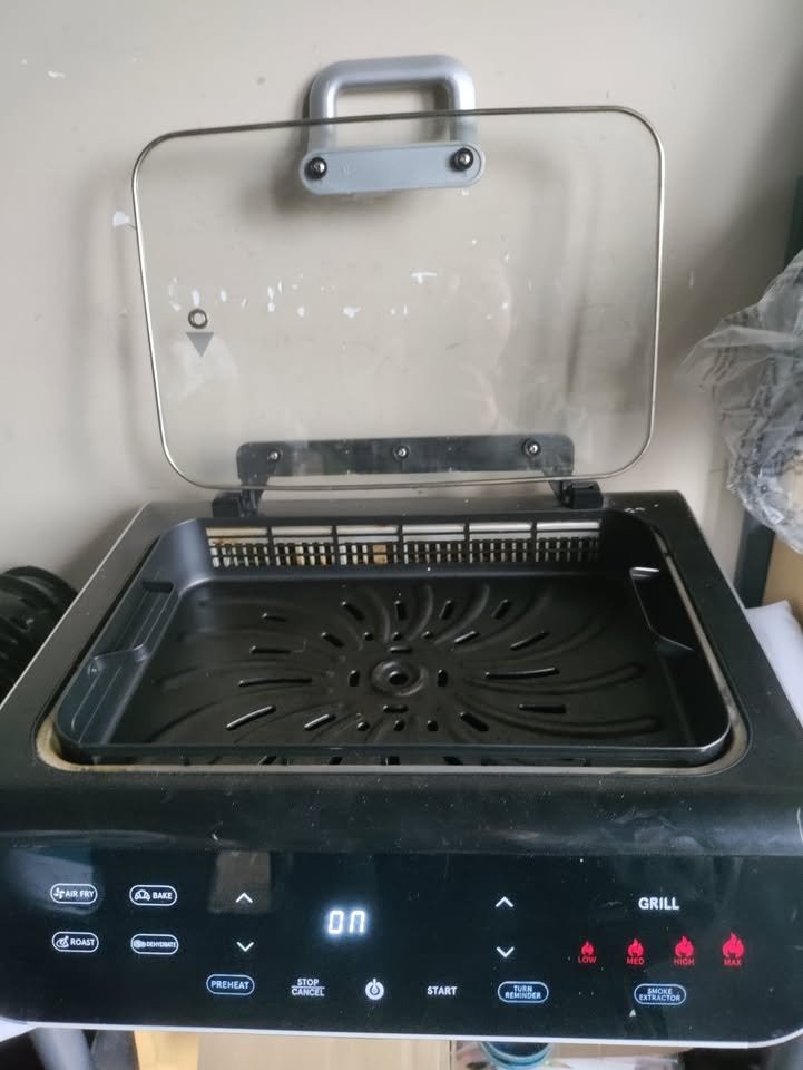 Gourmia Smokeless Indoor Grill & Air Fryer - photo 2