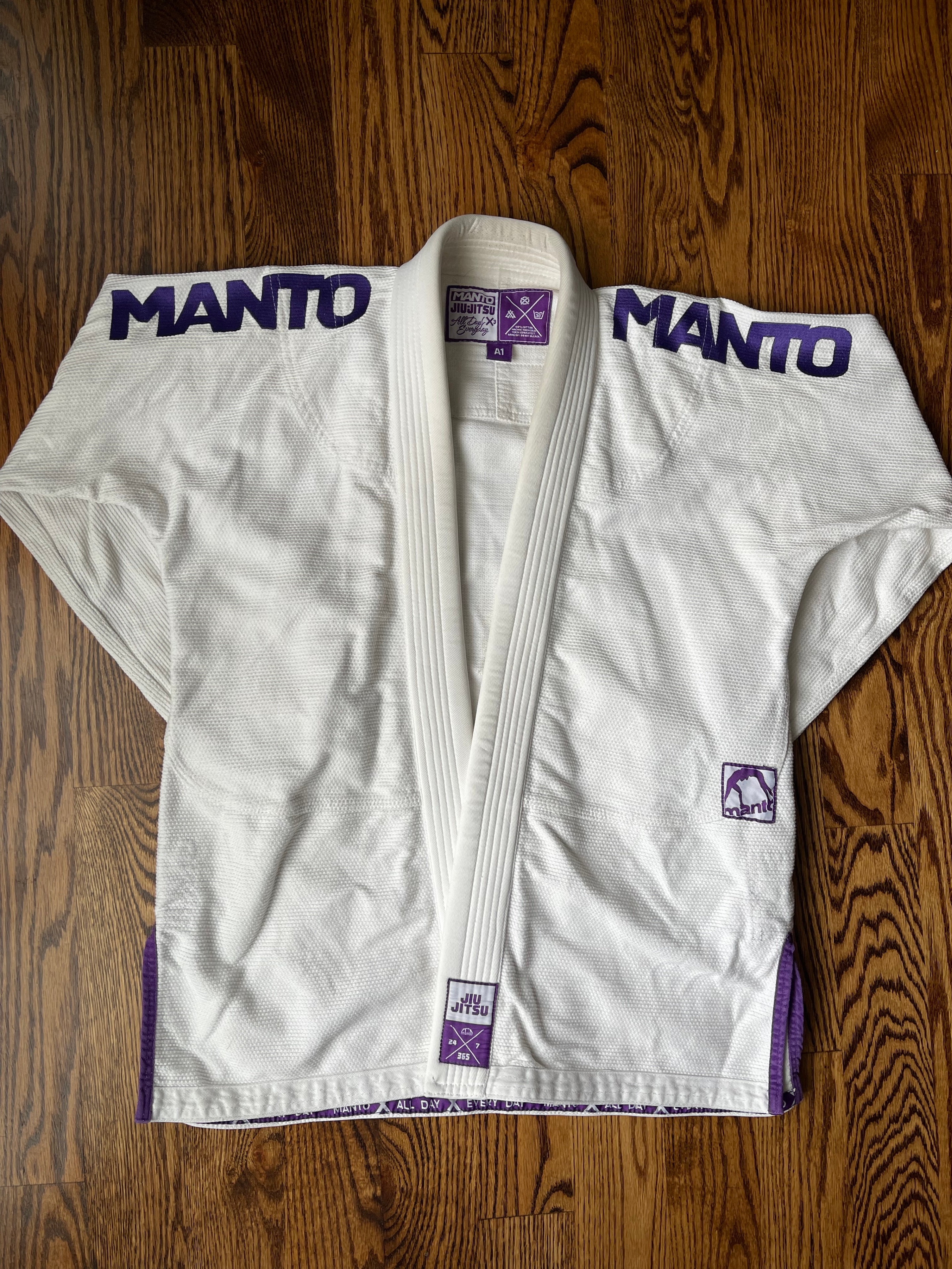 MANTO X3 White BJJ Gi – Size A1