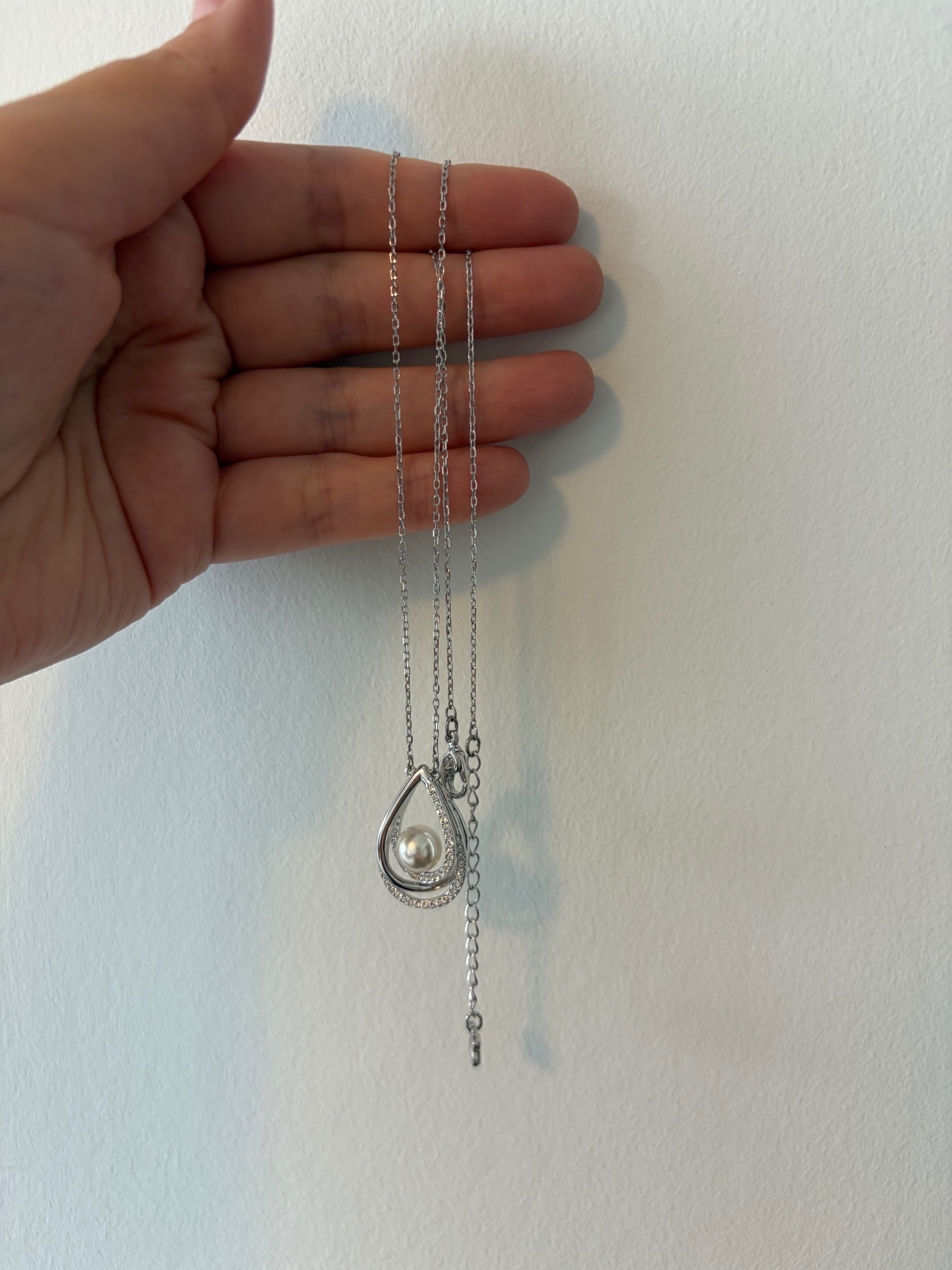 Swarovski crystal pearl teardrop pendant necklace - photo 4