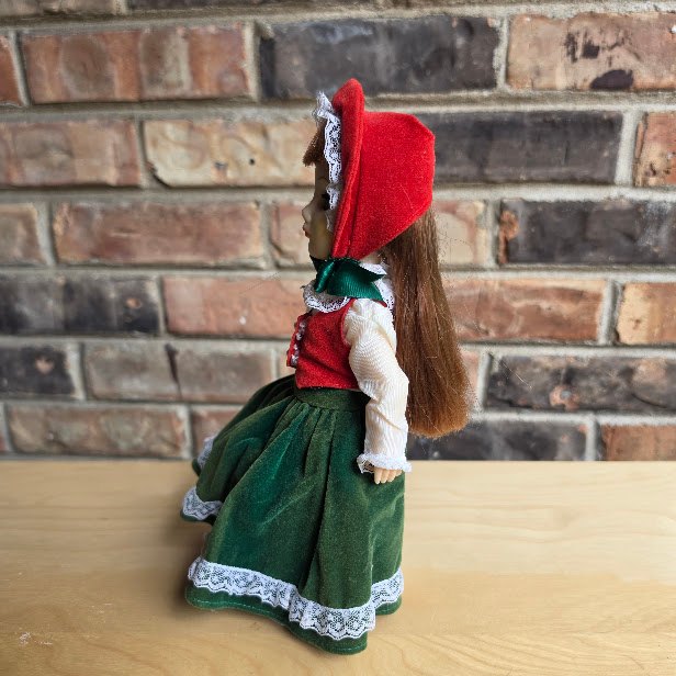 Vintage 1980s Effanbee Munchkin Girl Doll - photo 5