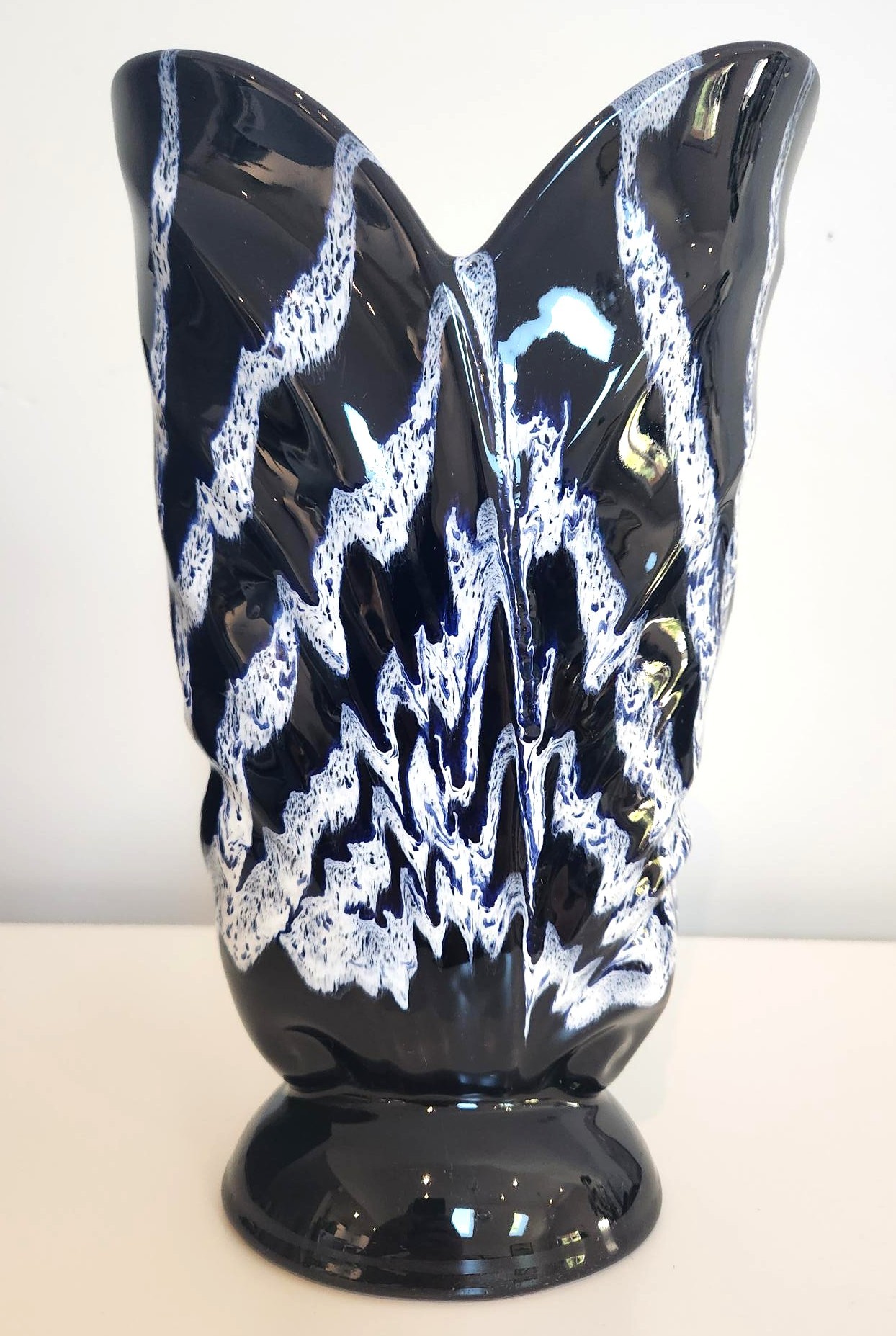 Vintage Blue Mountain Pottery Tulip Vase - Cobalt & White