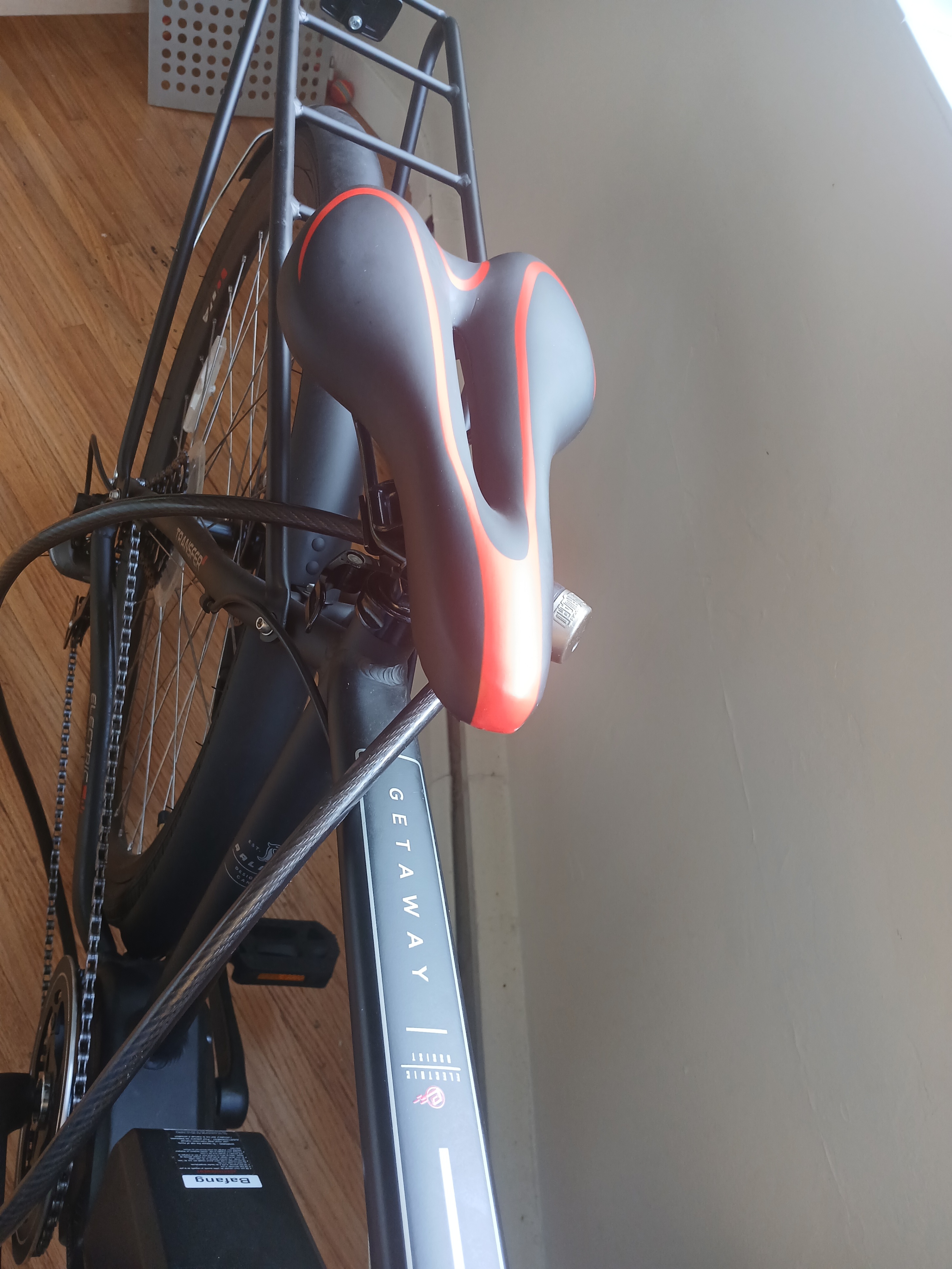 Raleigh Getaway 700C E-Bike – Like New – Only 27 km - photo 2