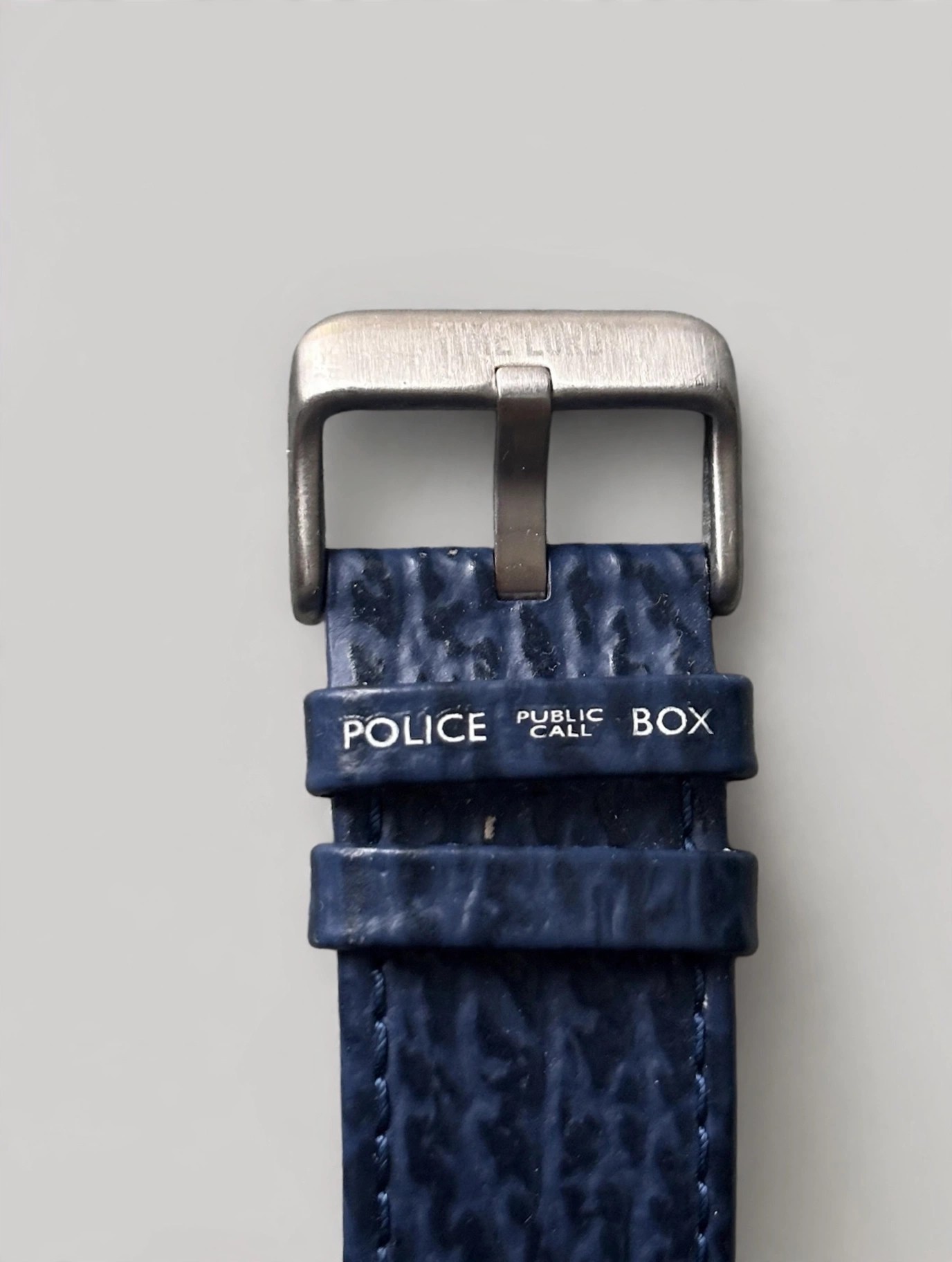 Doctor Who 2009 TARDIS Watch Square Police Box Dial Blue Strap - photo 5