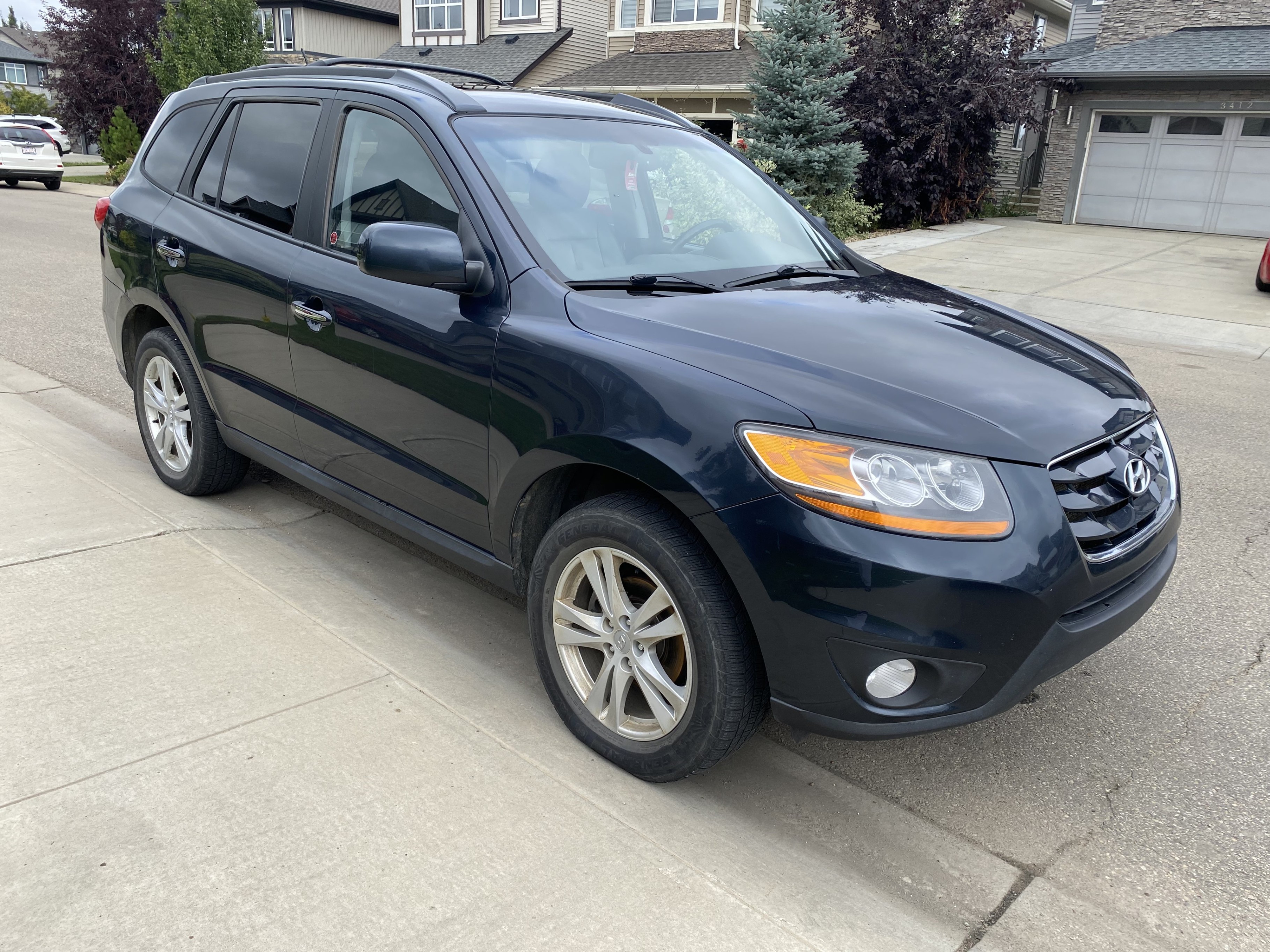 2010 Hyundai Santa Fe Sport – Active Status – AWD – 239K – $5400