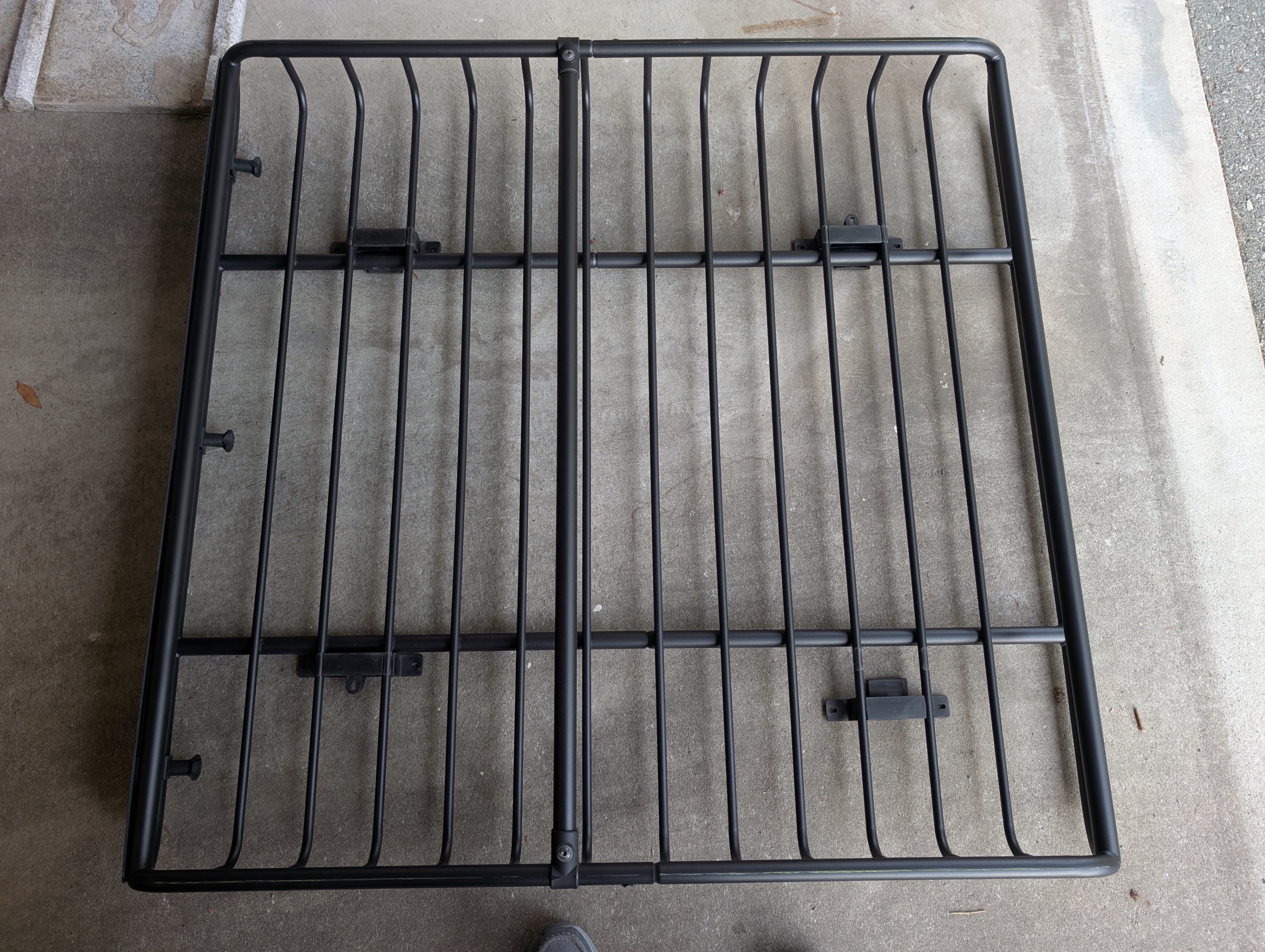 Yakima MegaWarrior Cargo Basket-Large Sized with Cross Bars $400 - photo 2